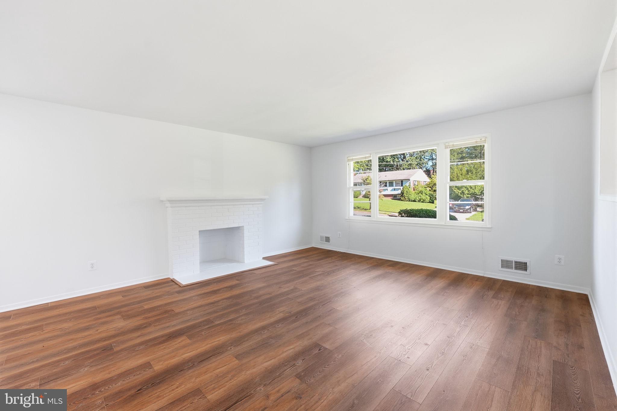 8009 GOSPORT LANE