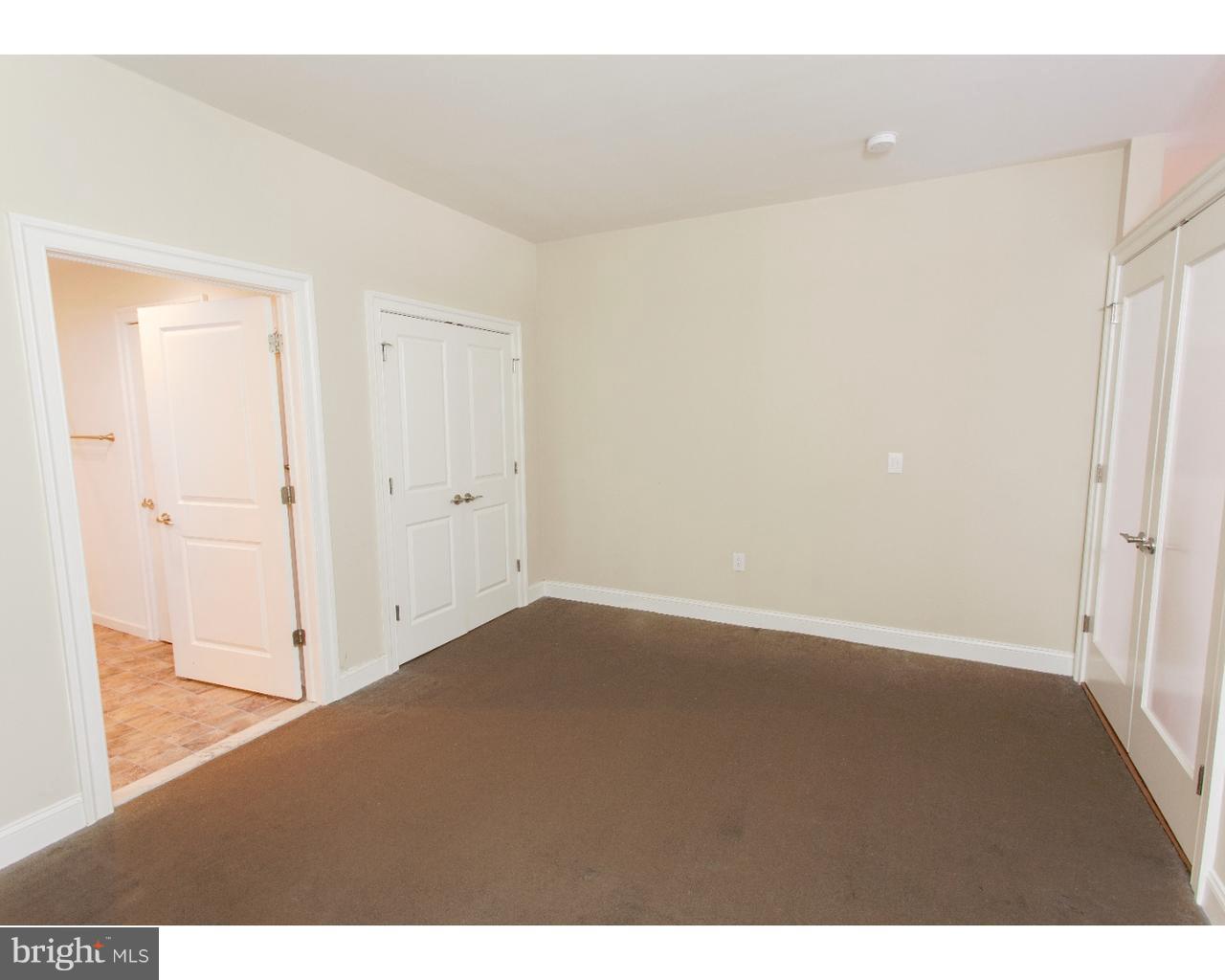 LOGAN SQUARE - Residential Lease