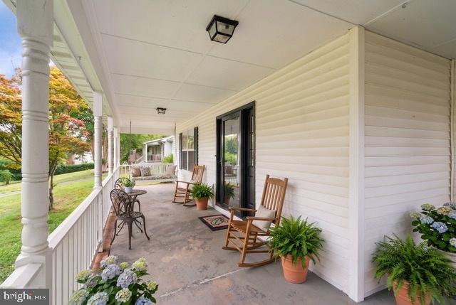 2309 MAPLEWOOD DRIVE