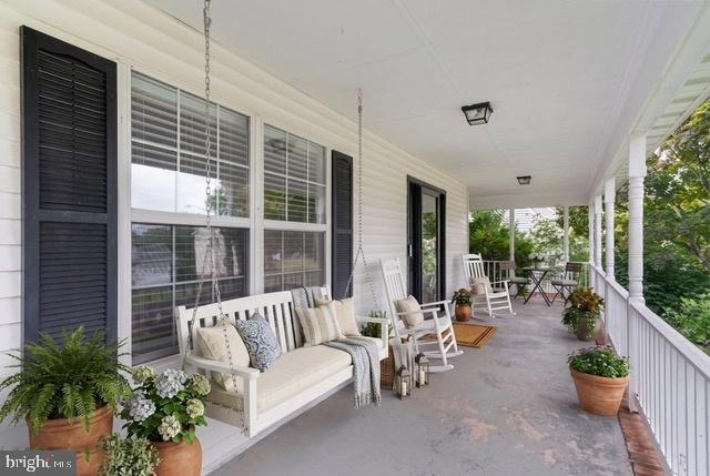 2309 MAPLEWOOD DRIVE