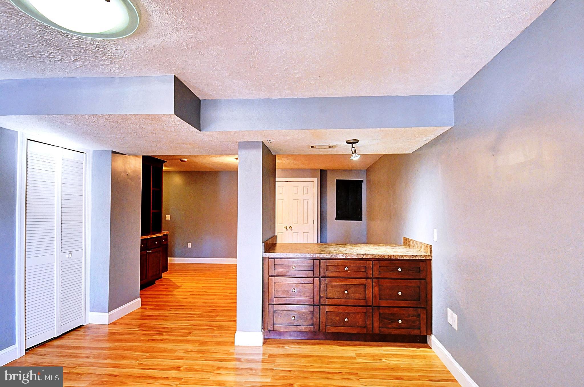 HUNTINGTON MEADOWS - Residential