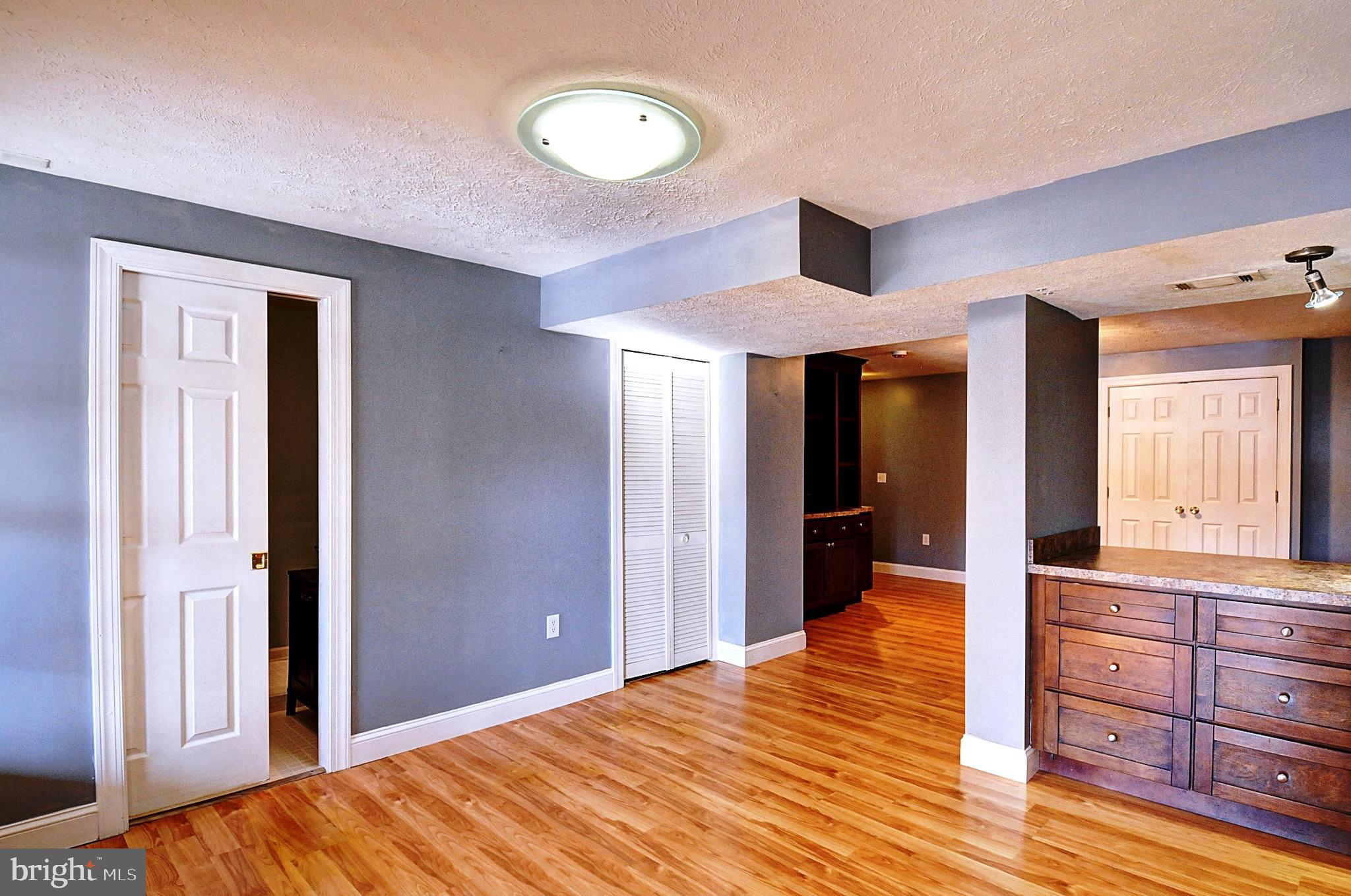 HUNTINGTON MEADOWS - Residential