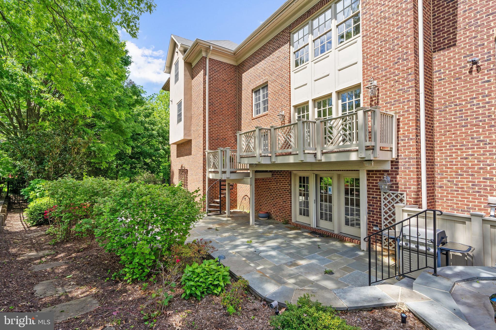 CHAIN BRIDGE TERRACE - Residential