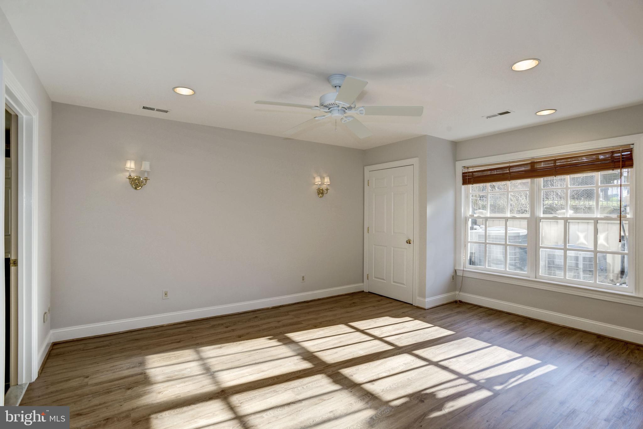 CHAIN BRIDGE TERRACE - Residential