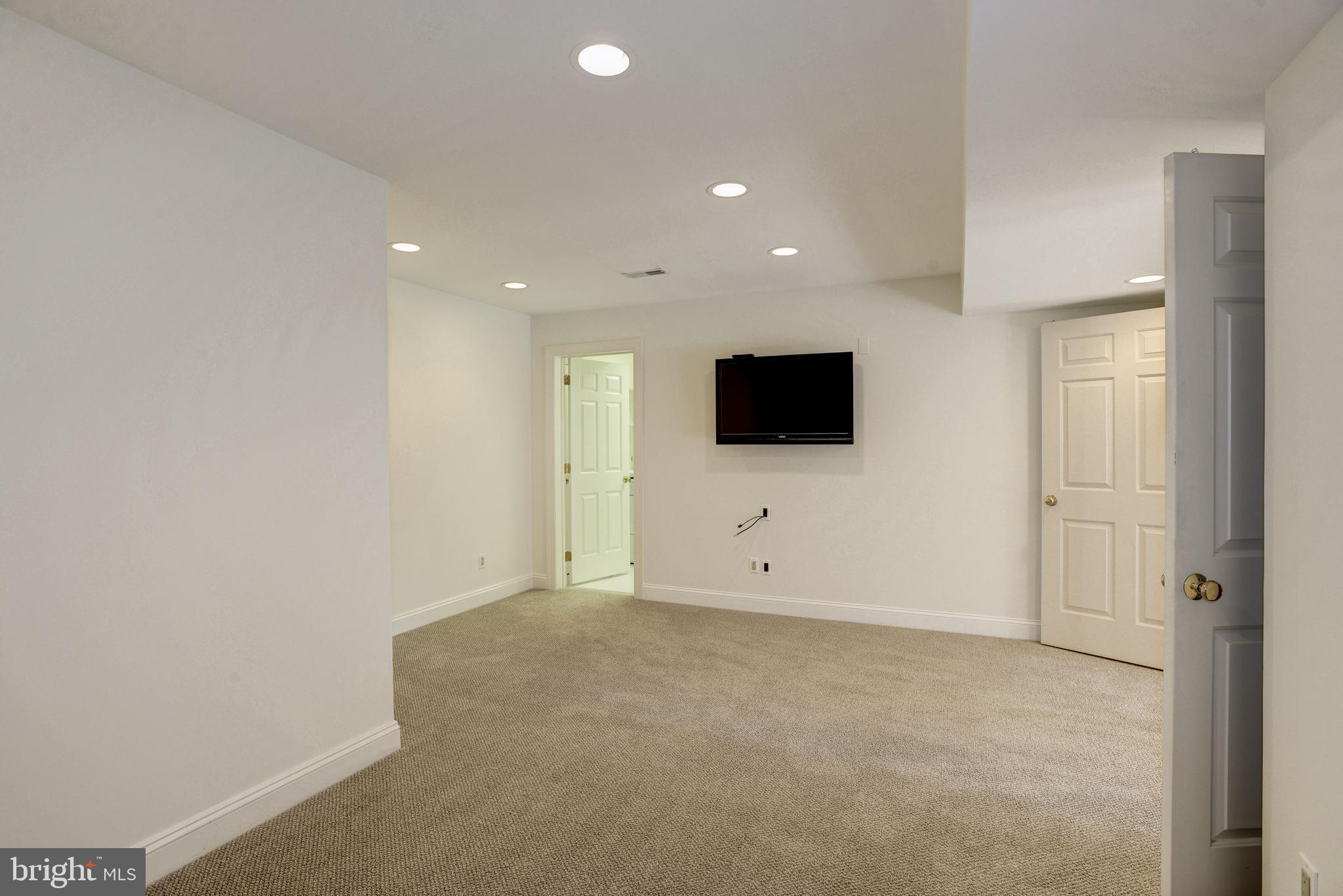 CHAIN BRIDGE TERRACE - Residential