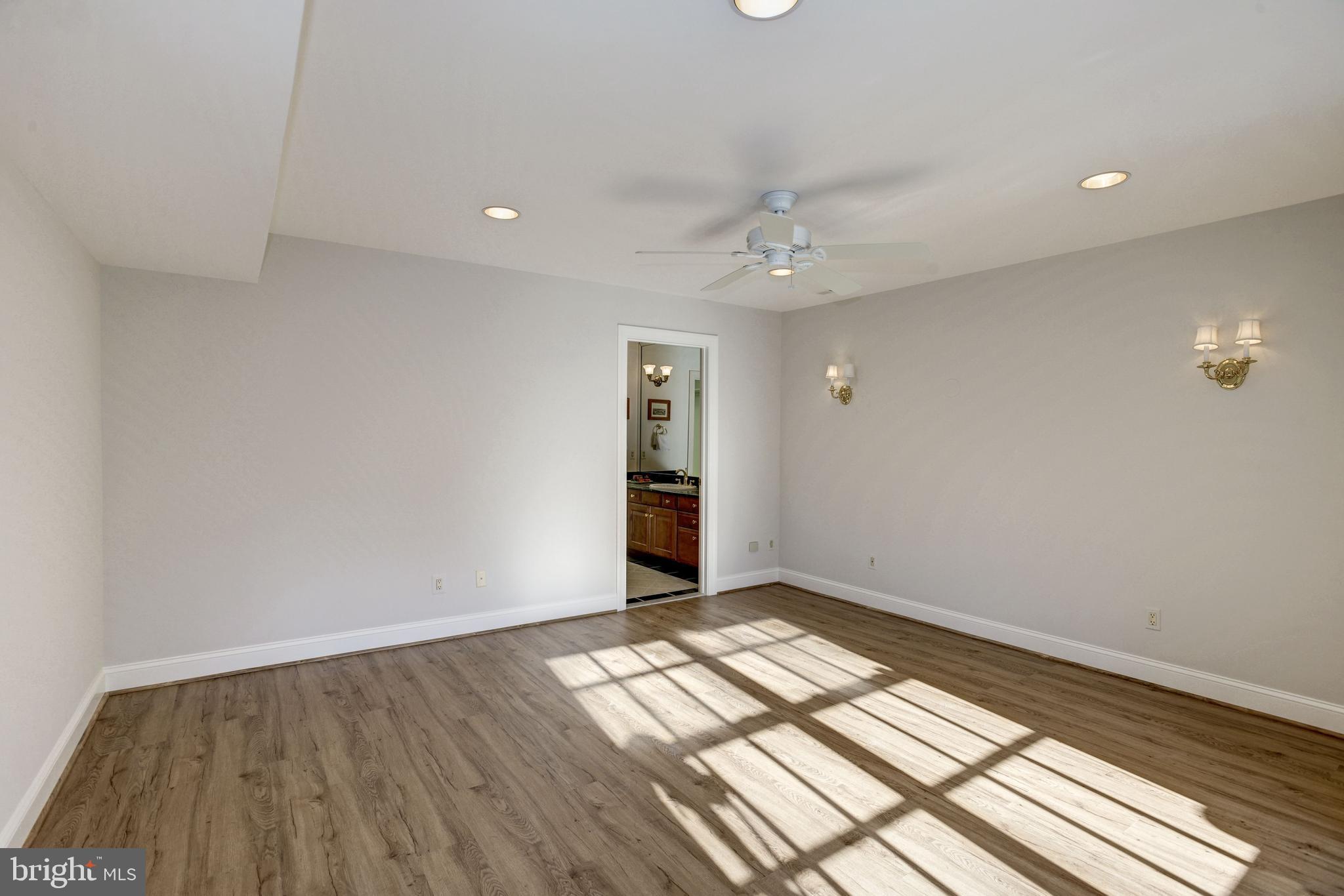 CHAIN BRIDGE TERRACE - Residential