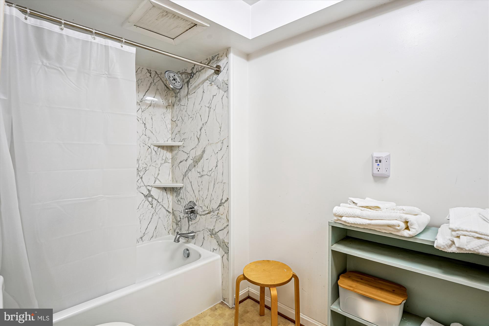 ANCIENT OAK - Residential