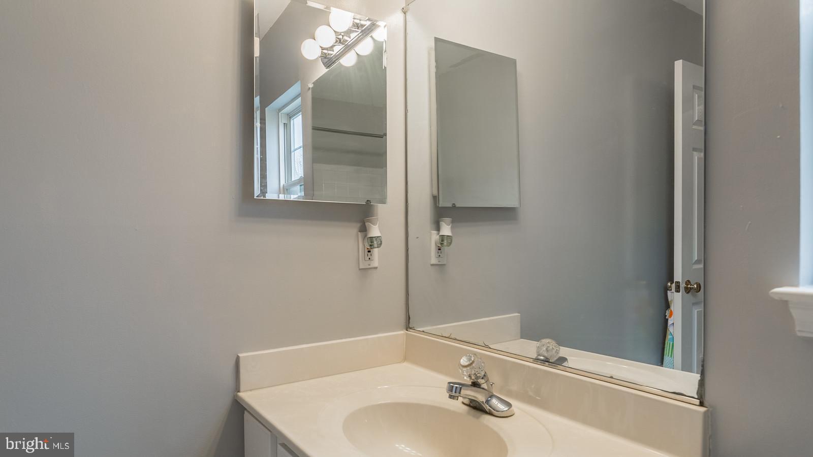 WAYSIDE VILLAGE - Residential