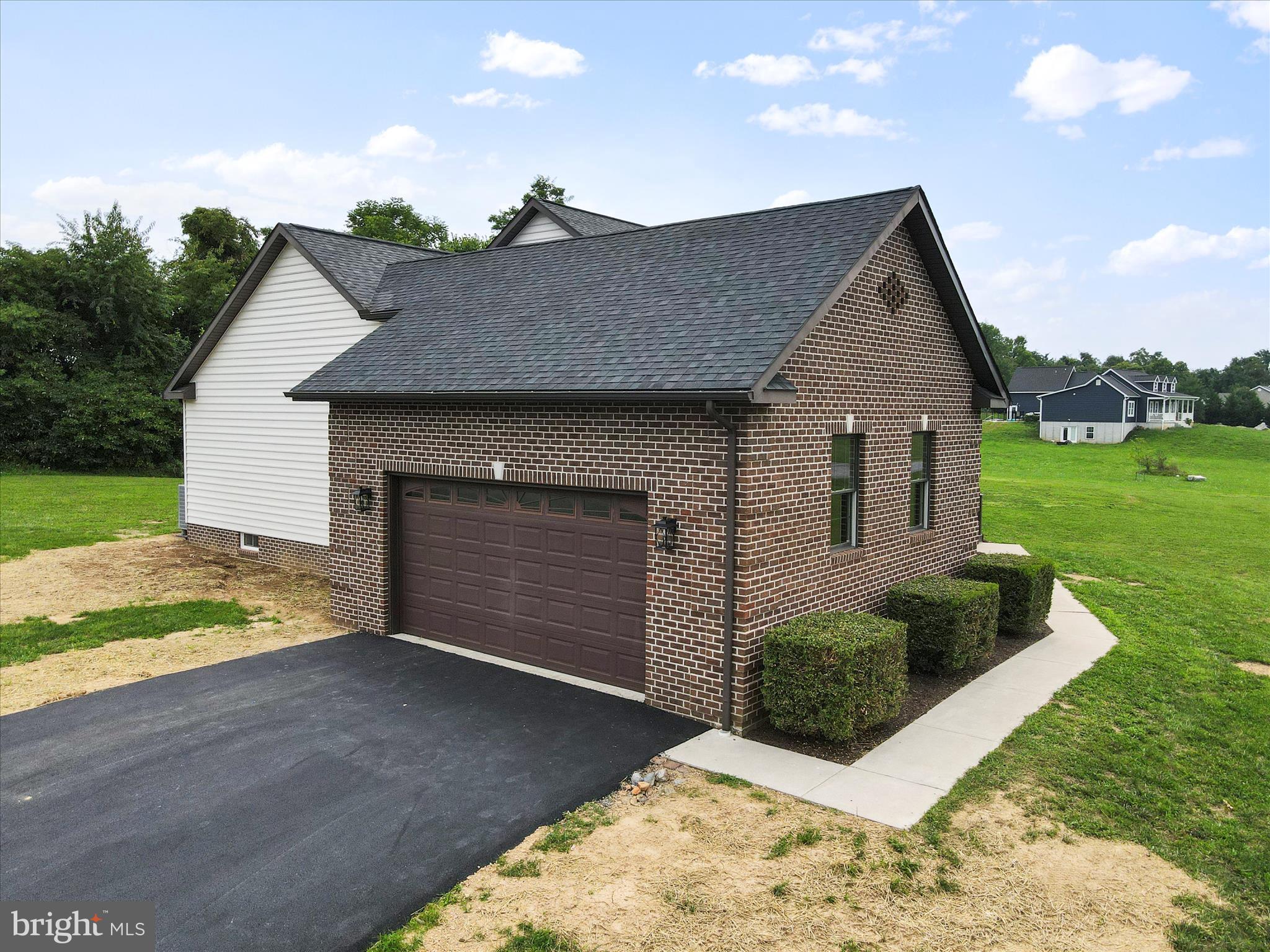 WILLOW BROOK - Residential