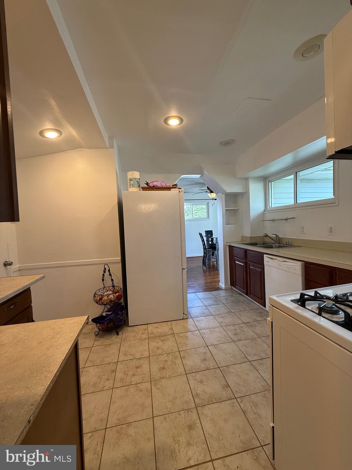 GLENMONT HILLS - Residential