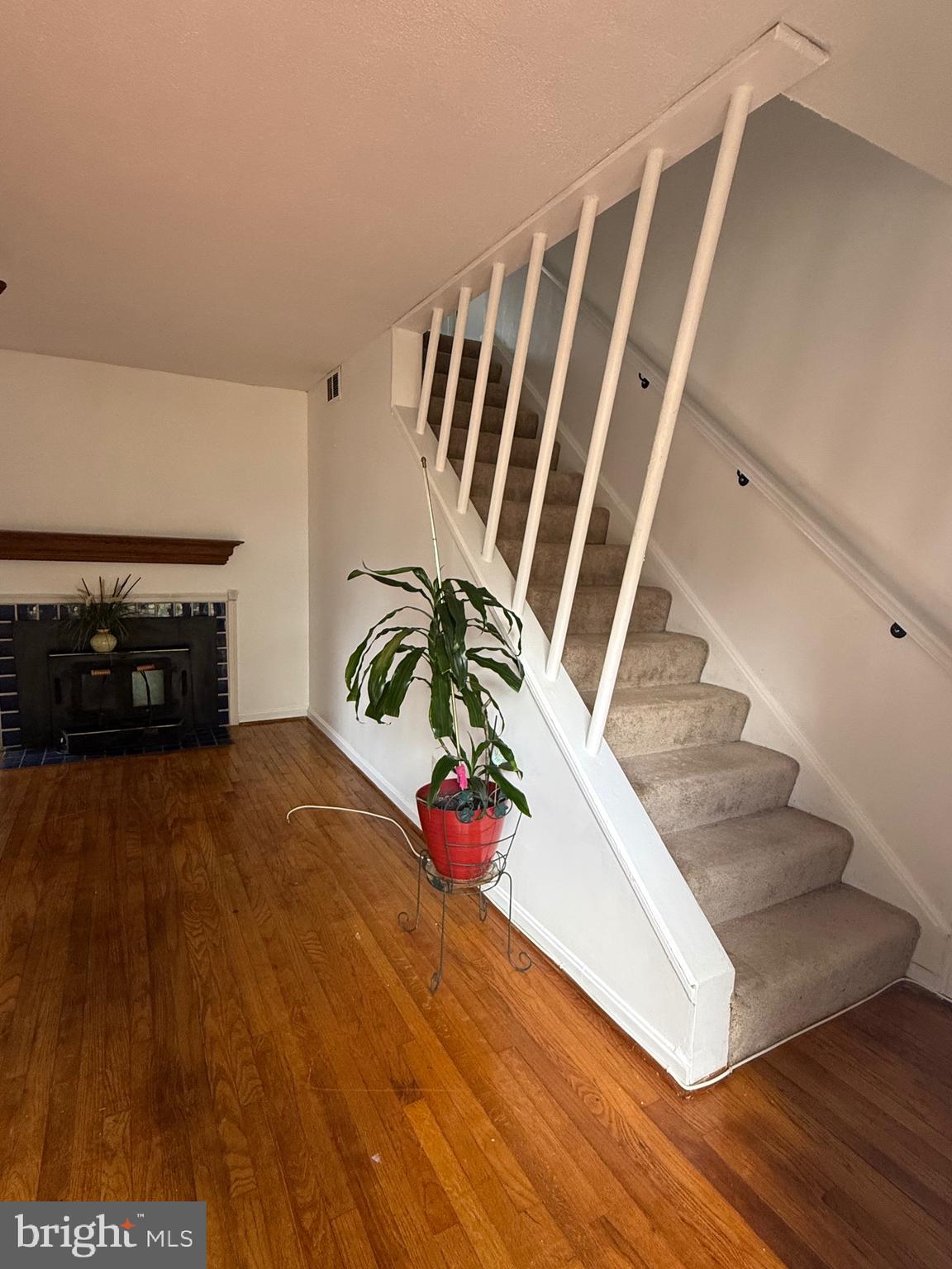 GLENMONT HILLS - Residential