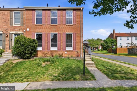 Photo of 6167 Morning Glory Road, ALEXANDRIA, VA 22310 (MLS # VAFX2302974)