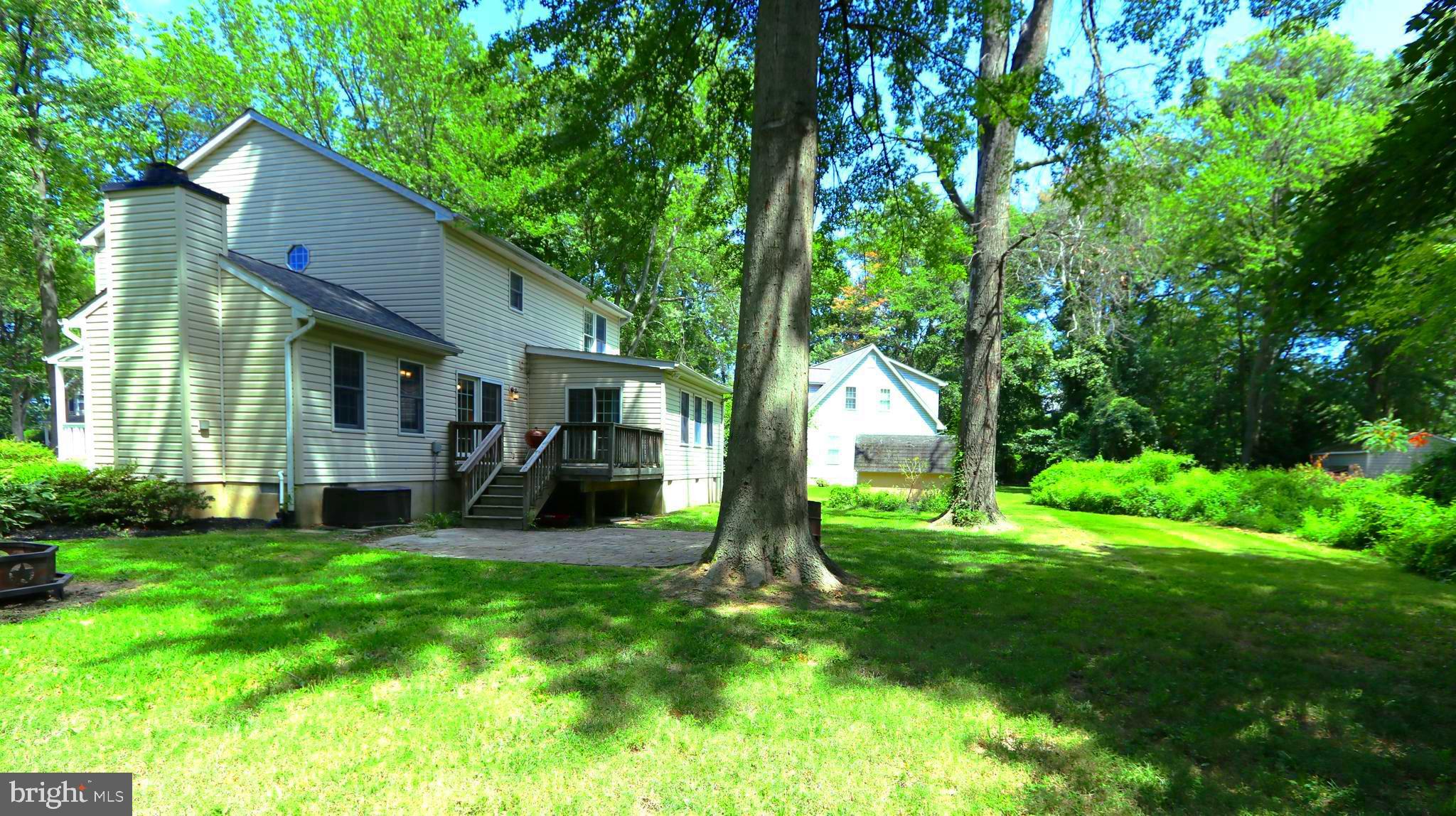 10 GENEVIEVE COURT