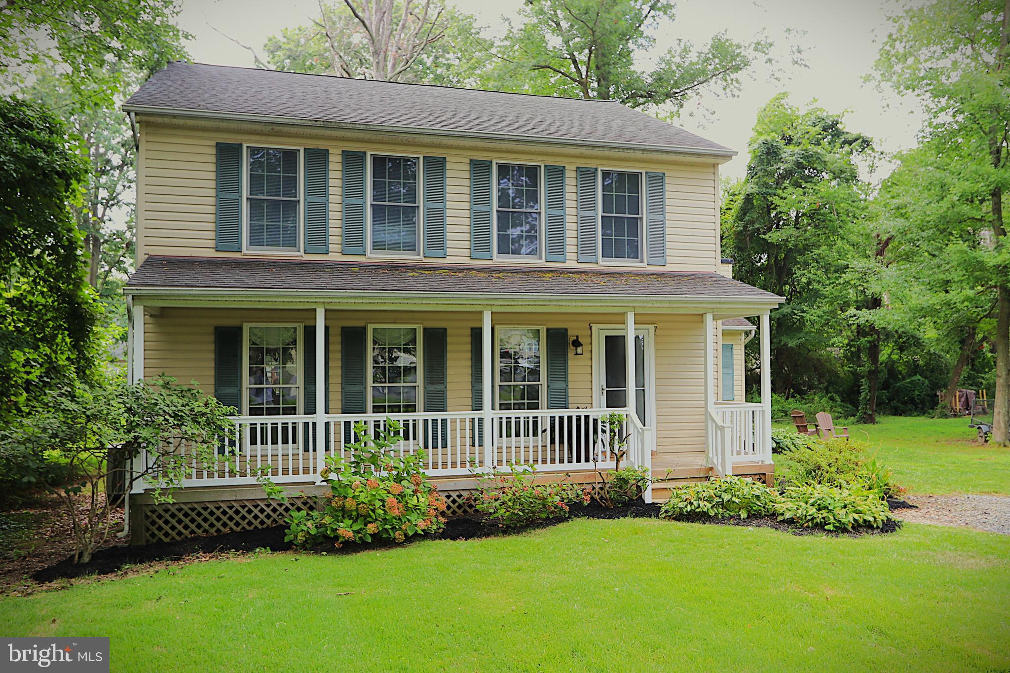 10 GENEVIEVE COURT