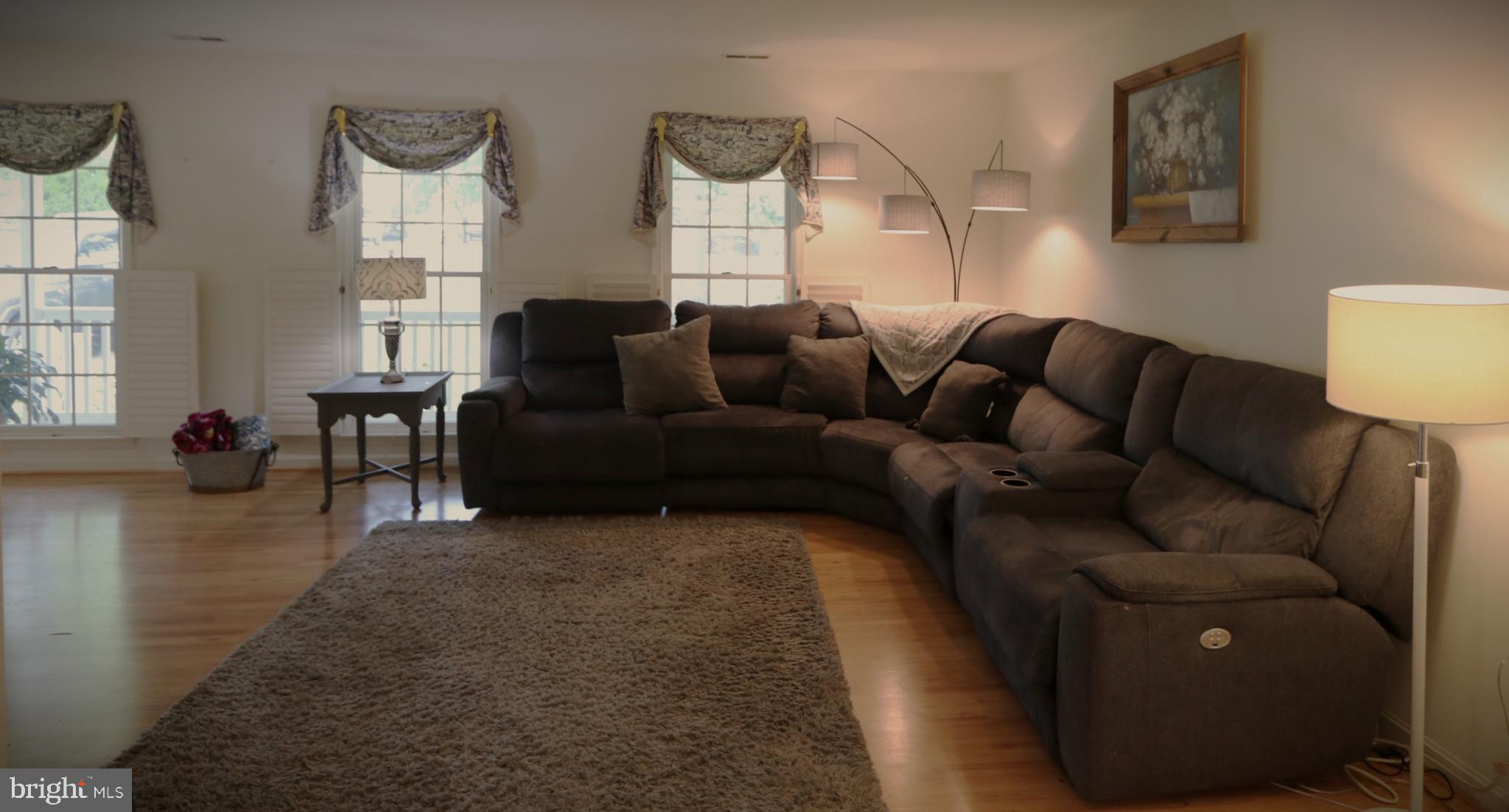 10 GENEVIEVE COURT