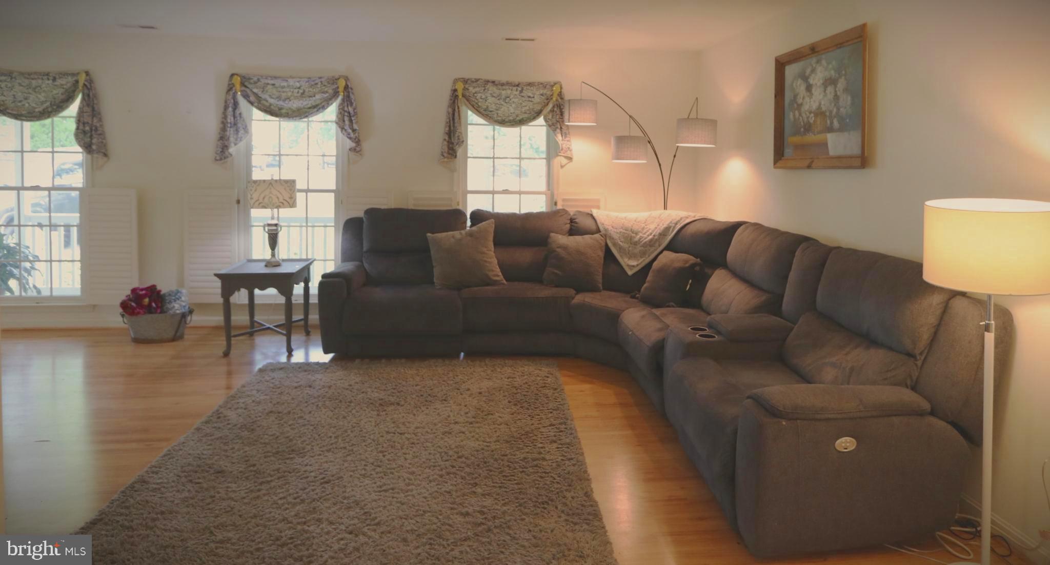 10 GENEVIEVE COURT