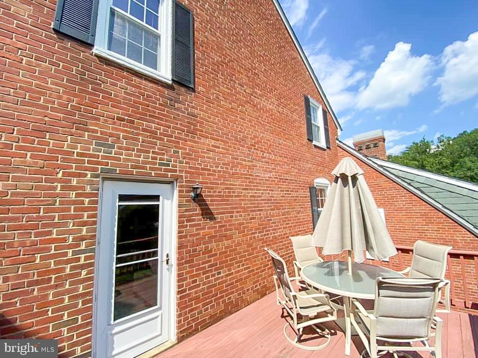 FAIRLINGTON COMMONS - Residential Lease