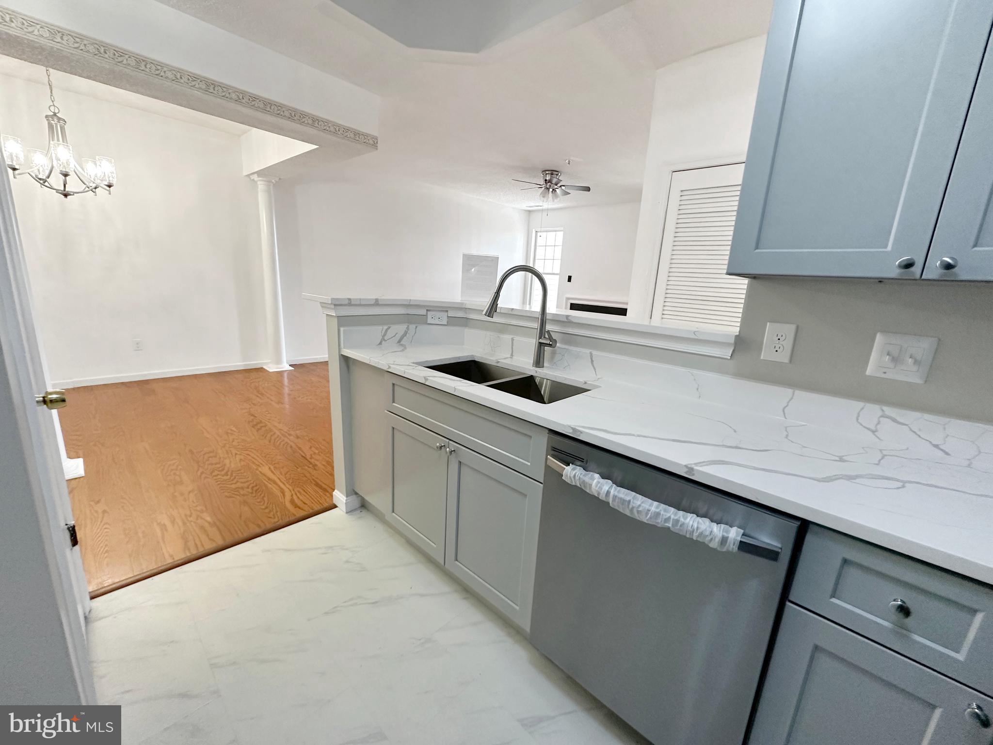 BRISTOL PARK - Residential