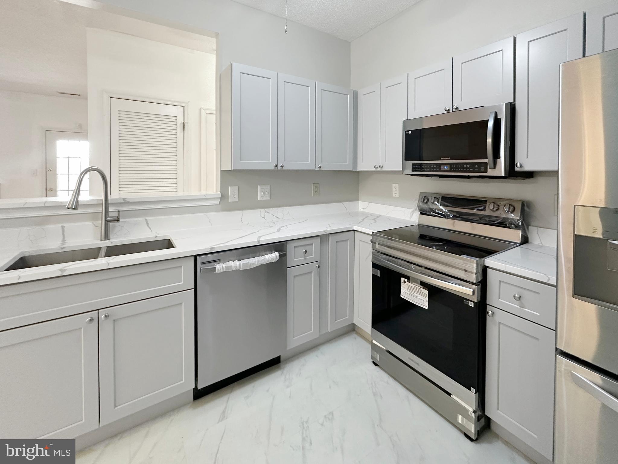 BRISTOL PARK - Residential