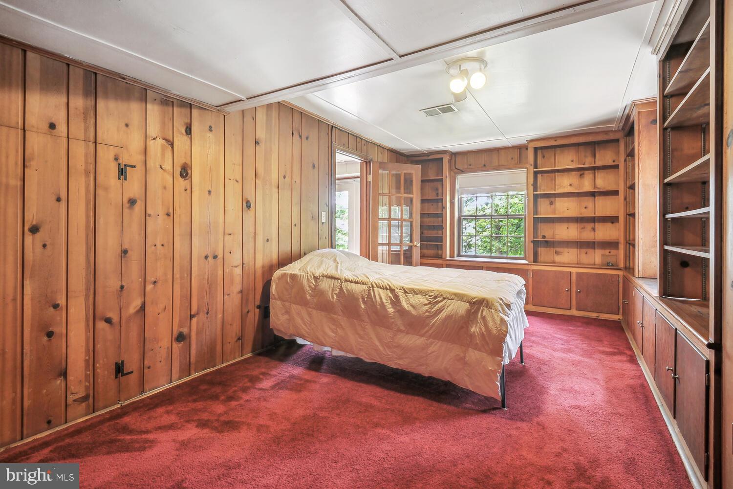 LOCUST HILL ESTATES - Residential