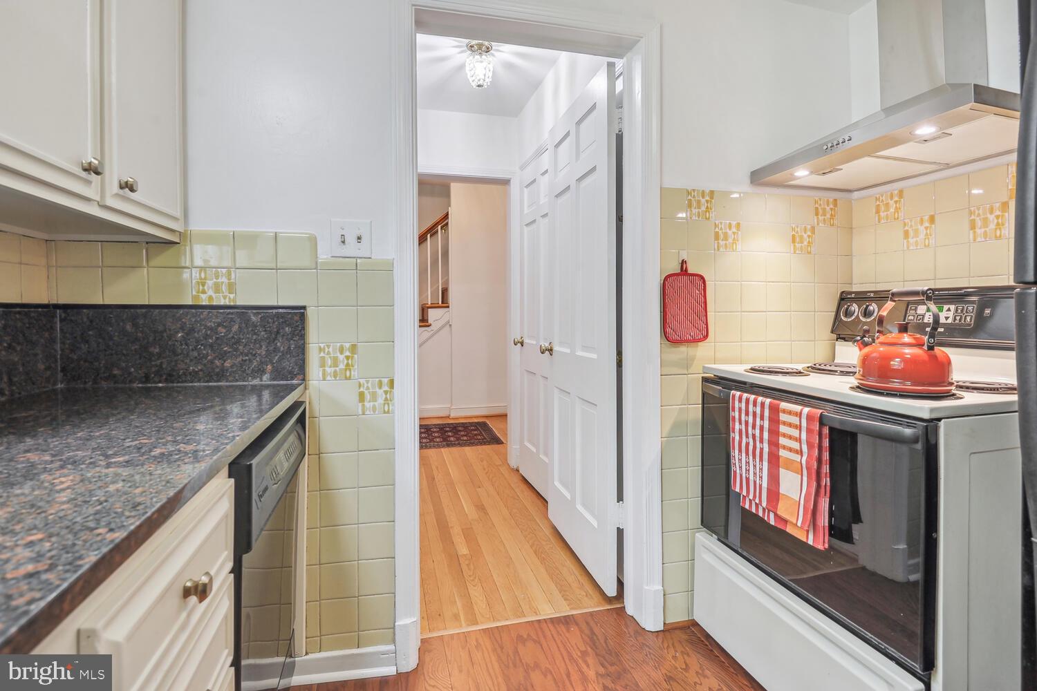 LOCUST HILL ESTATES - Residential