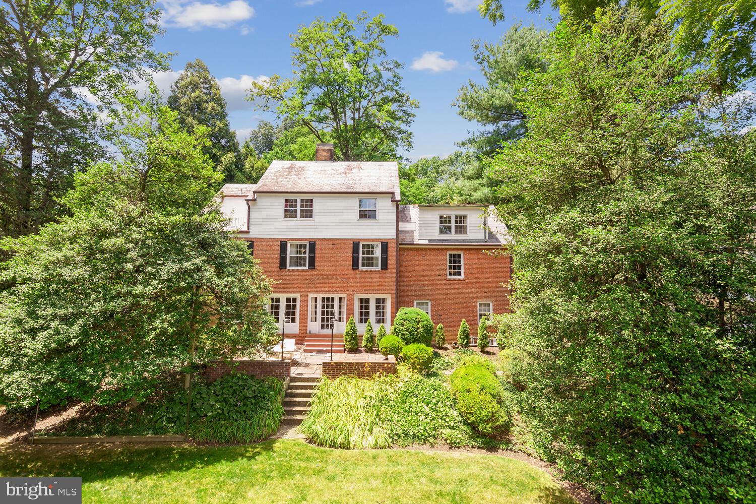 LOCUST HILL ESTATES - Residential