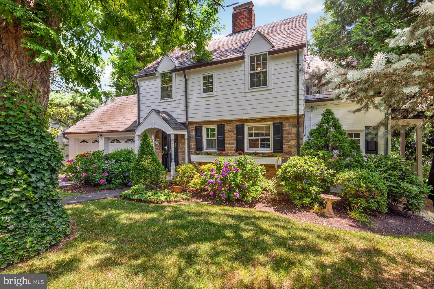 LOCUST HILL ESTATES - Residential