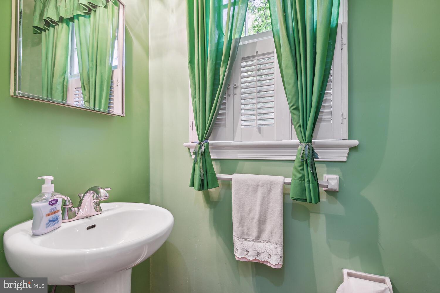 LOCUST HILL ESTATES - Residential