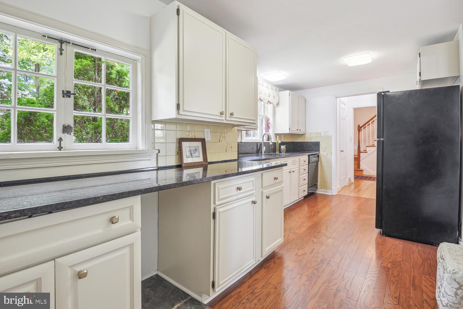 LOCUST HILL ESTATES - Residential