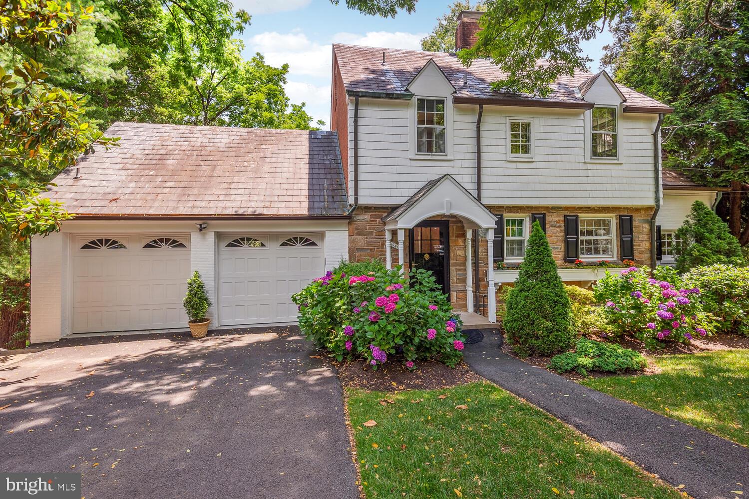 LOCUST HILL ESTATES - Residential