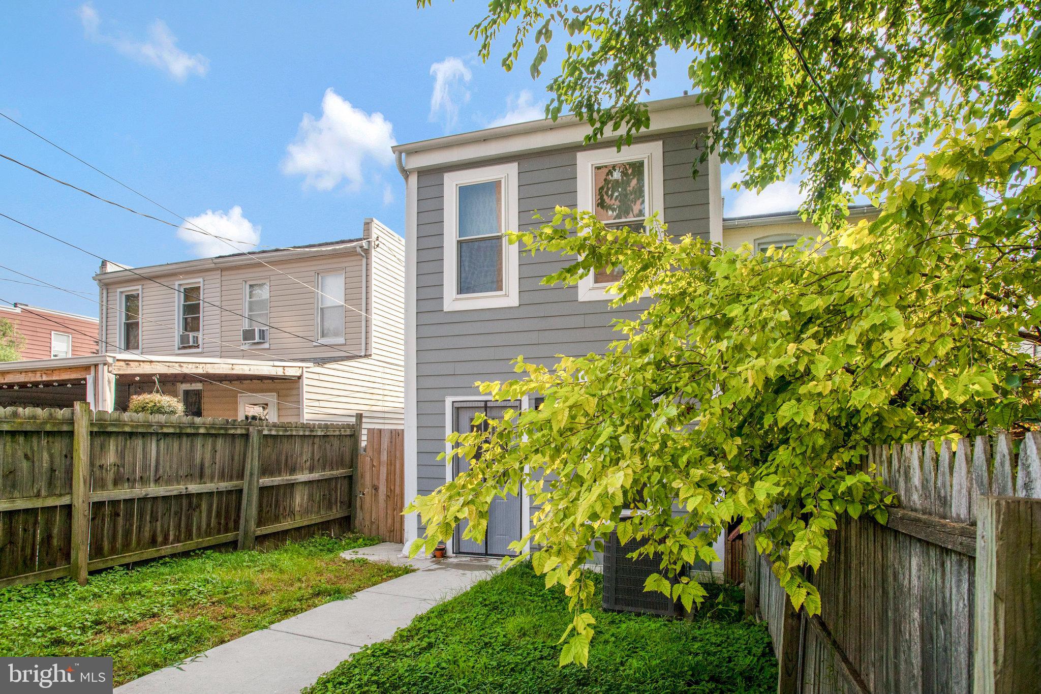 HAMPDEN HISTORIC DISTRICT - Residential