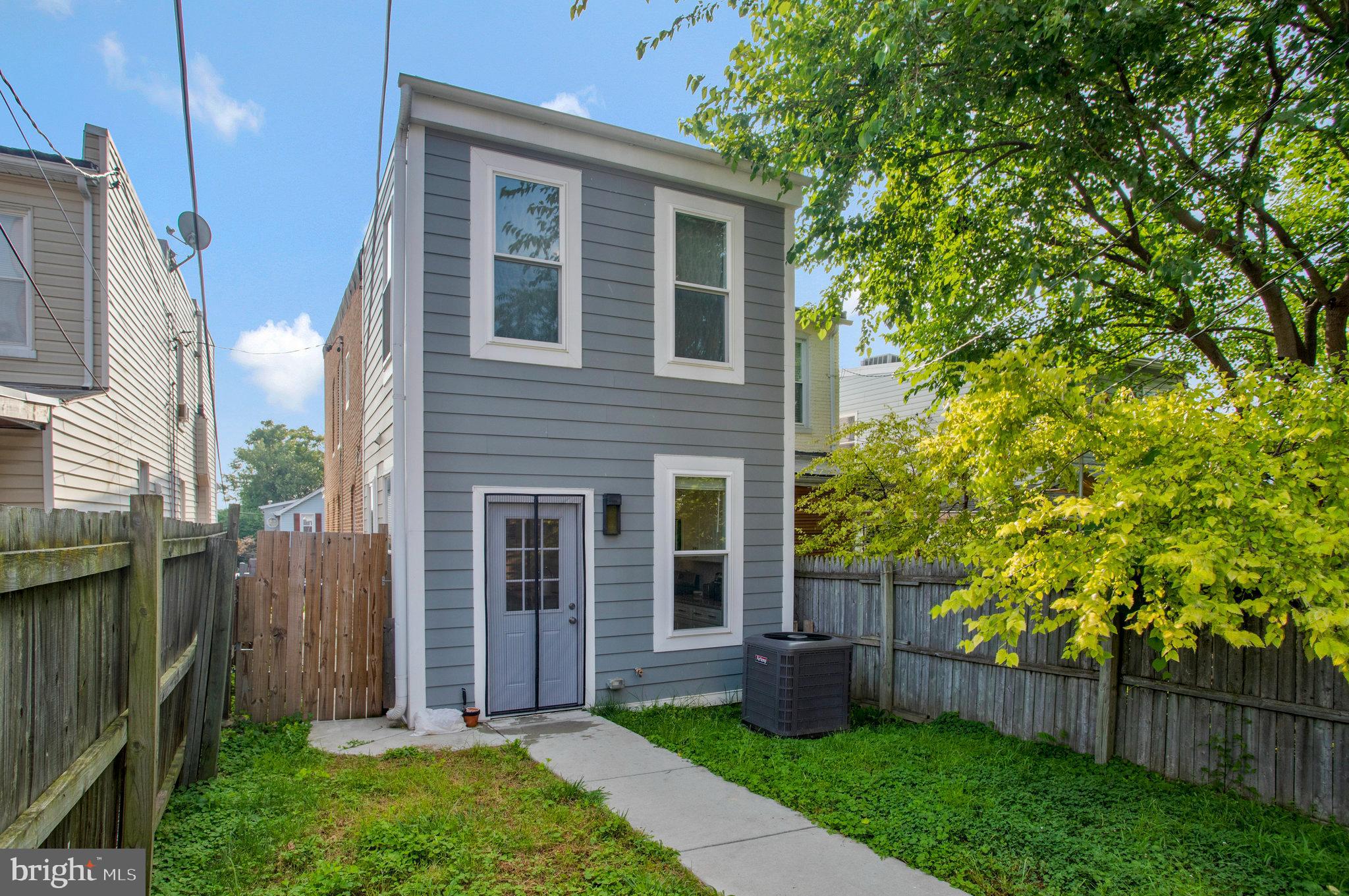 HAMPDEN HISTORIC DISTRICT - Residential