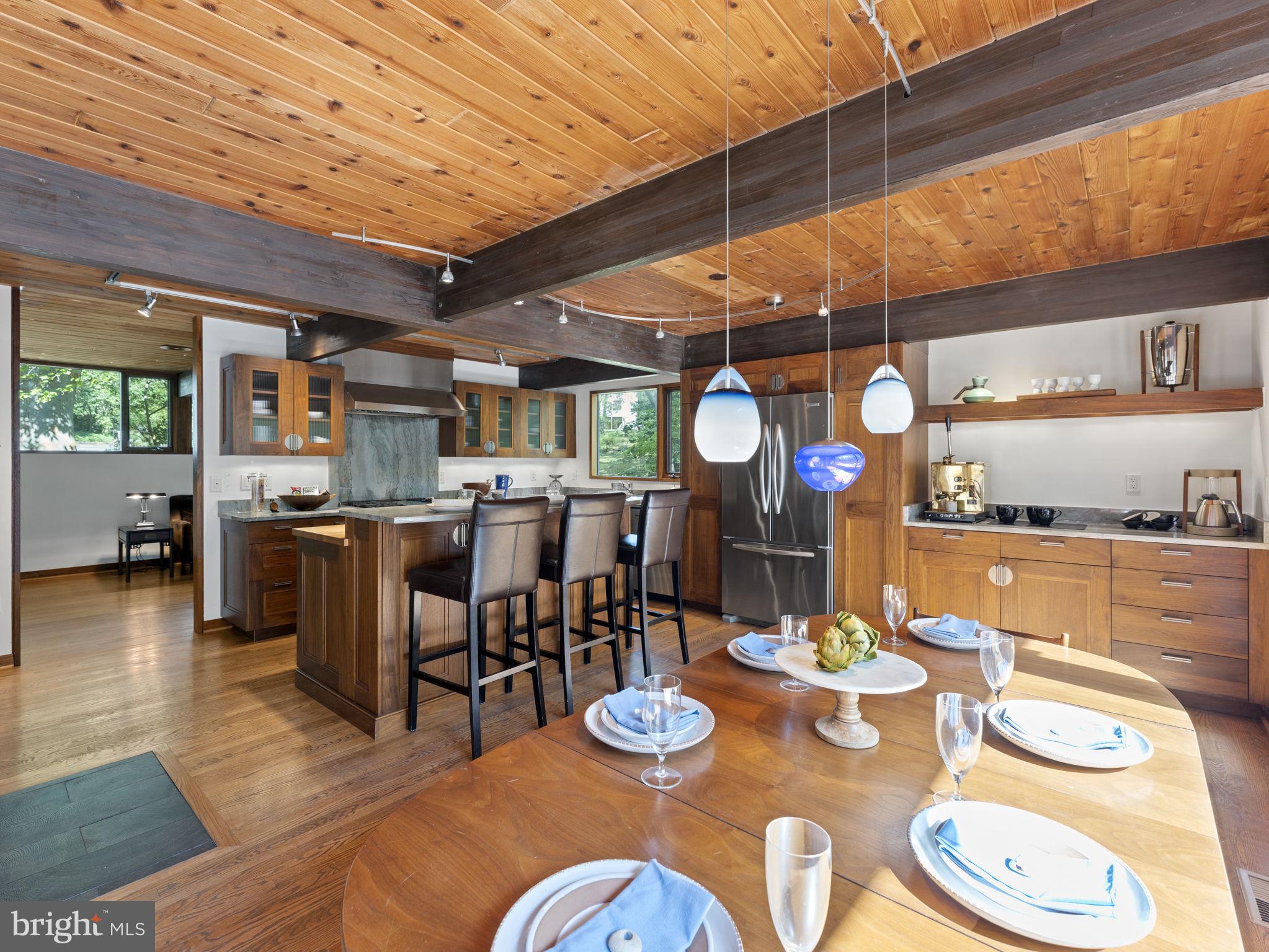 POTOMAC OUTSIDE - Residential