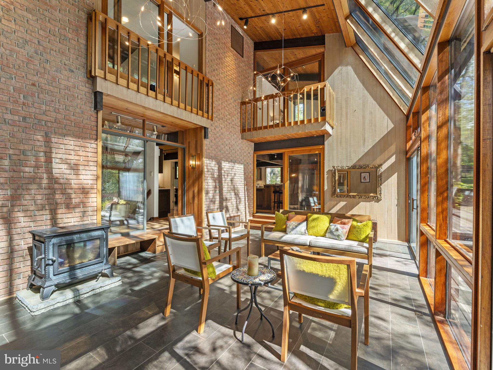 POTOMAC OUTSIDE - Residential