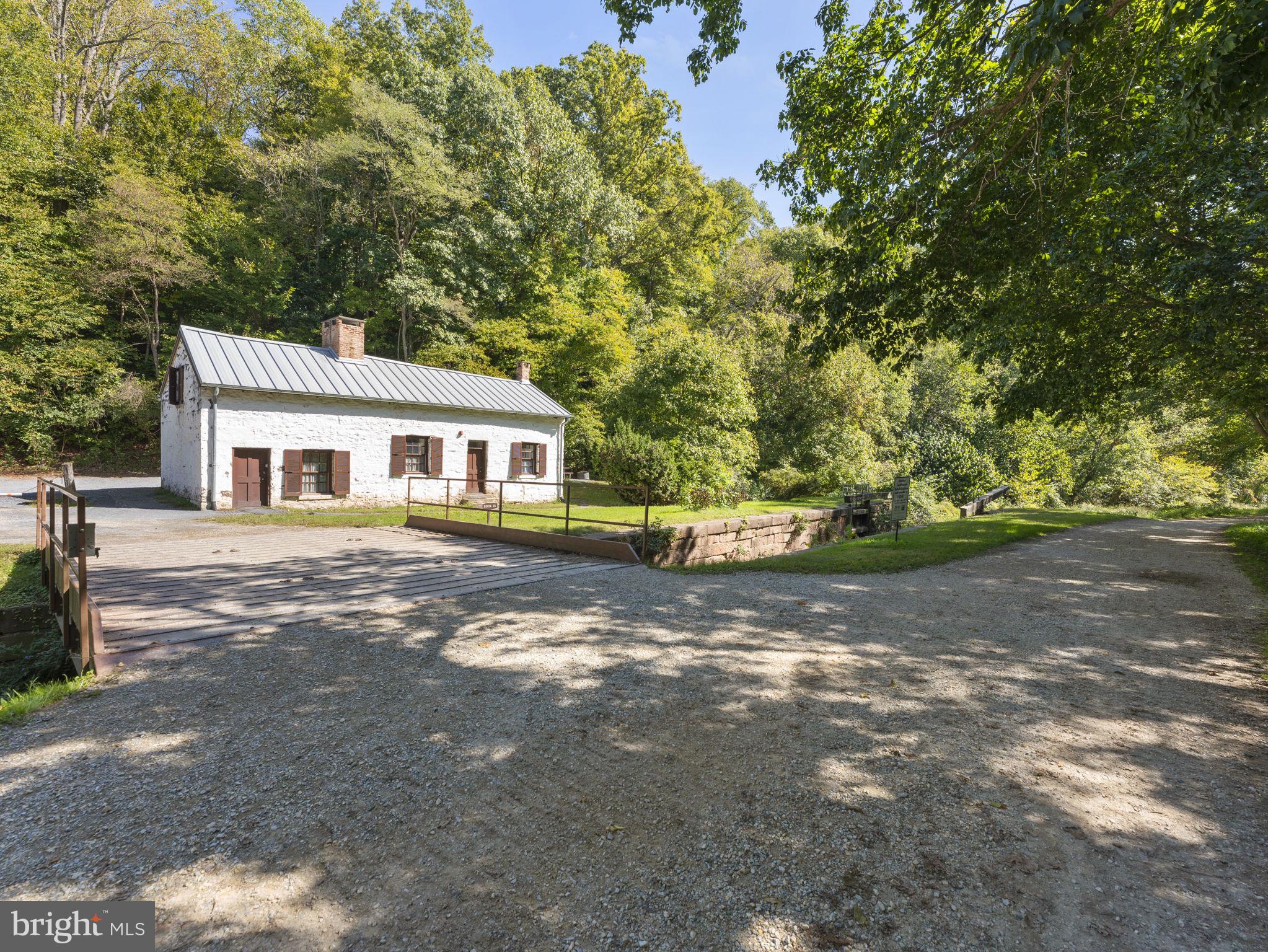 POTOMAC OUTSIDE - Residential