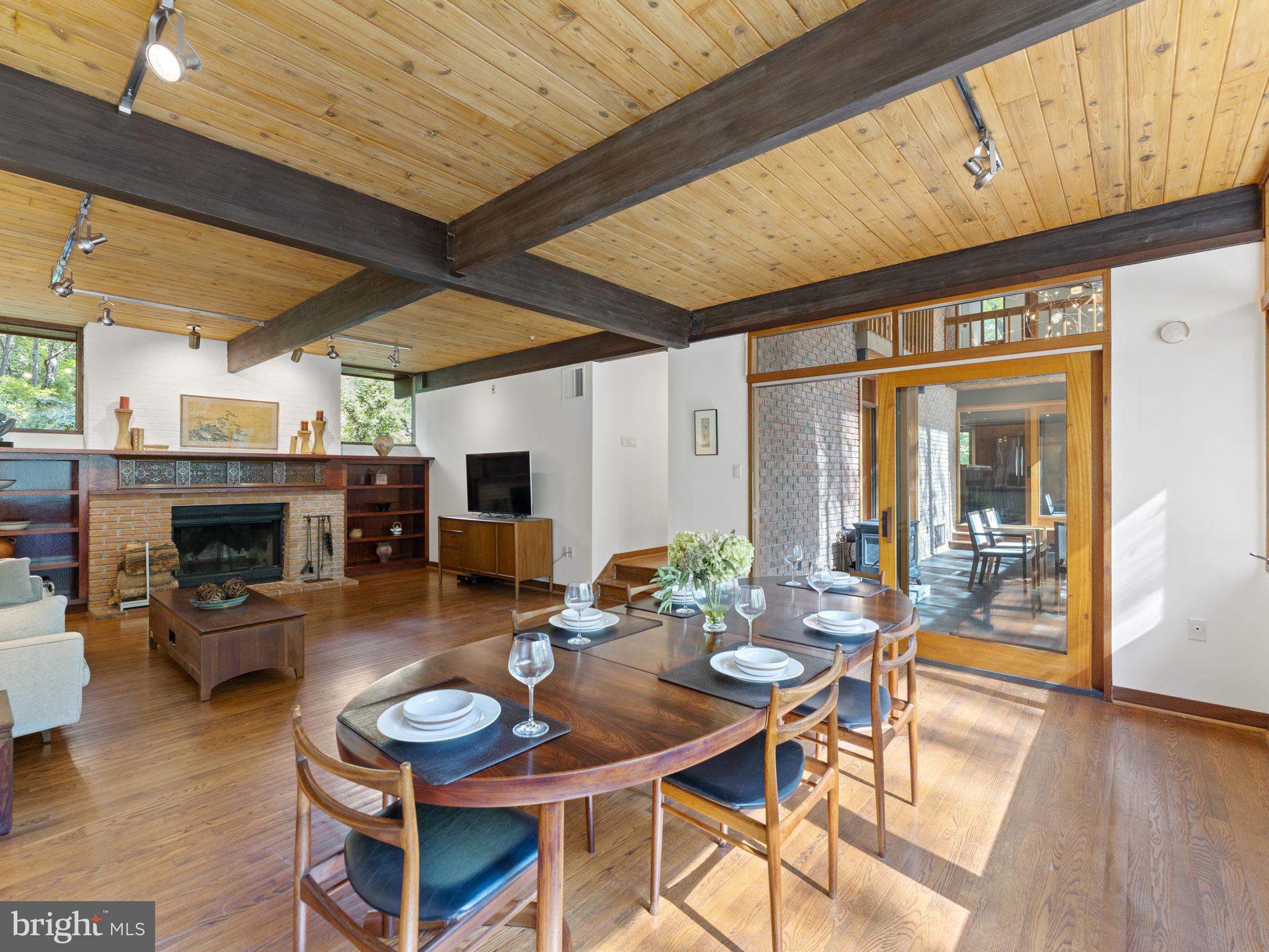 POTOMAC OUTSIDE - Residential