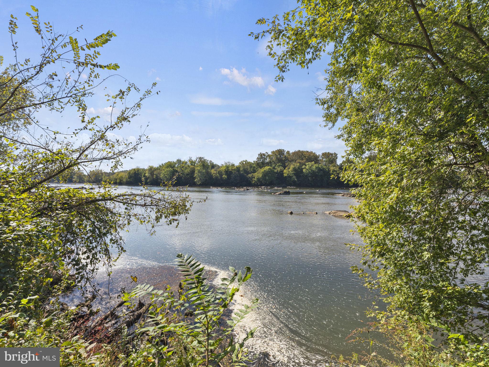 POTOMAC OUTSIDE - Residential
