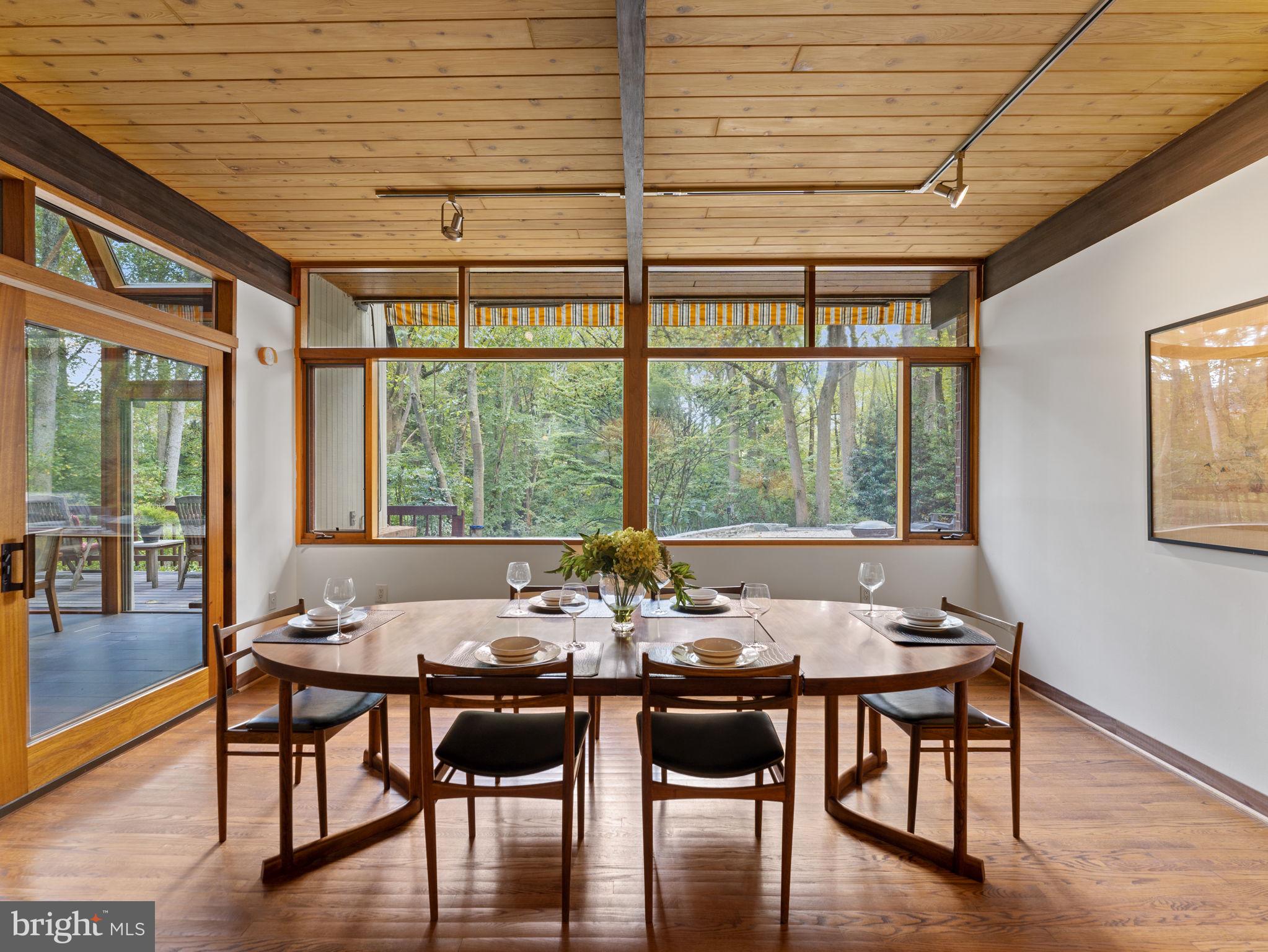 POTOMAC OUTSIDE - Residential