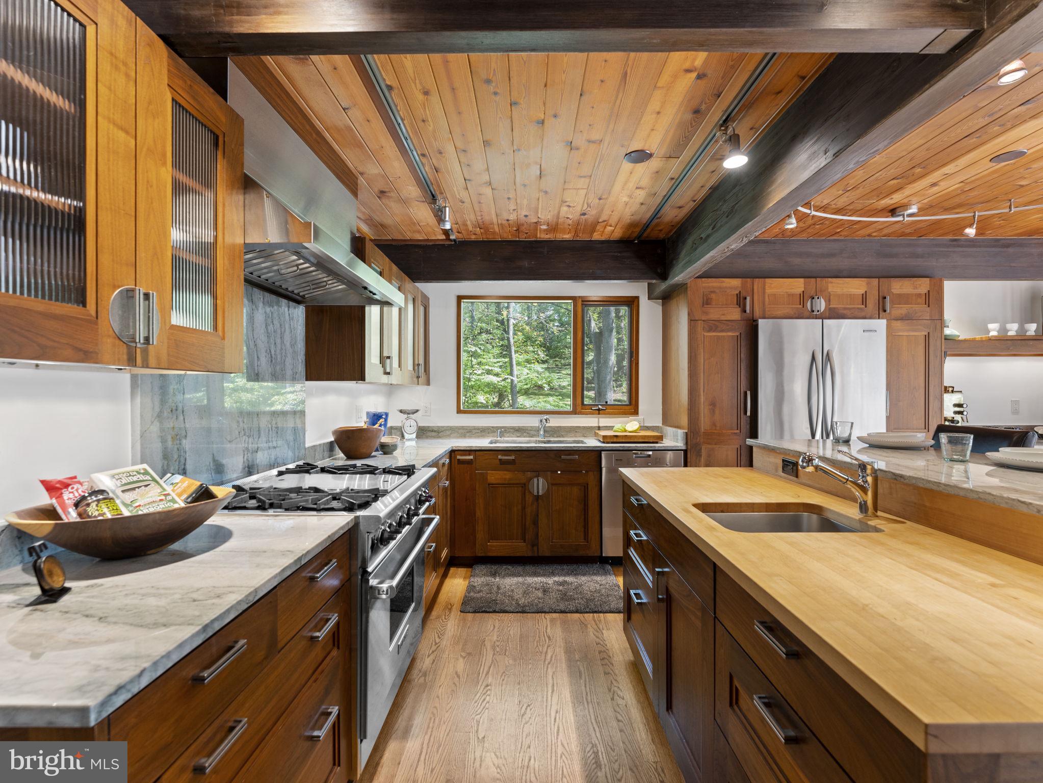 POTOMAC OUTSIDE - Residential