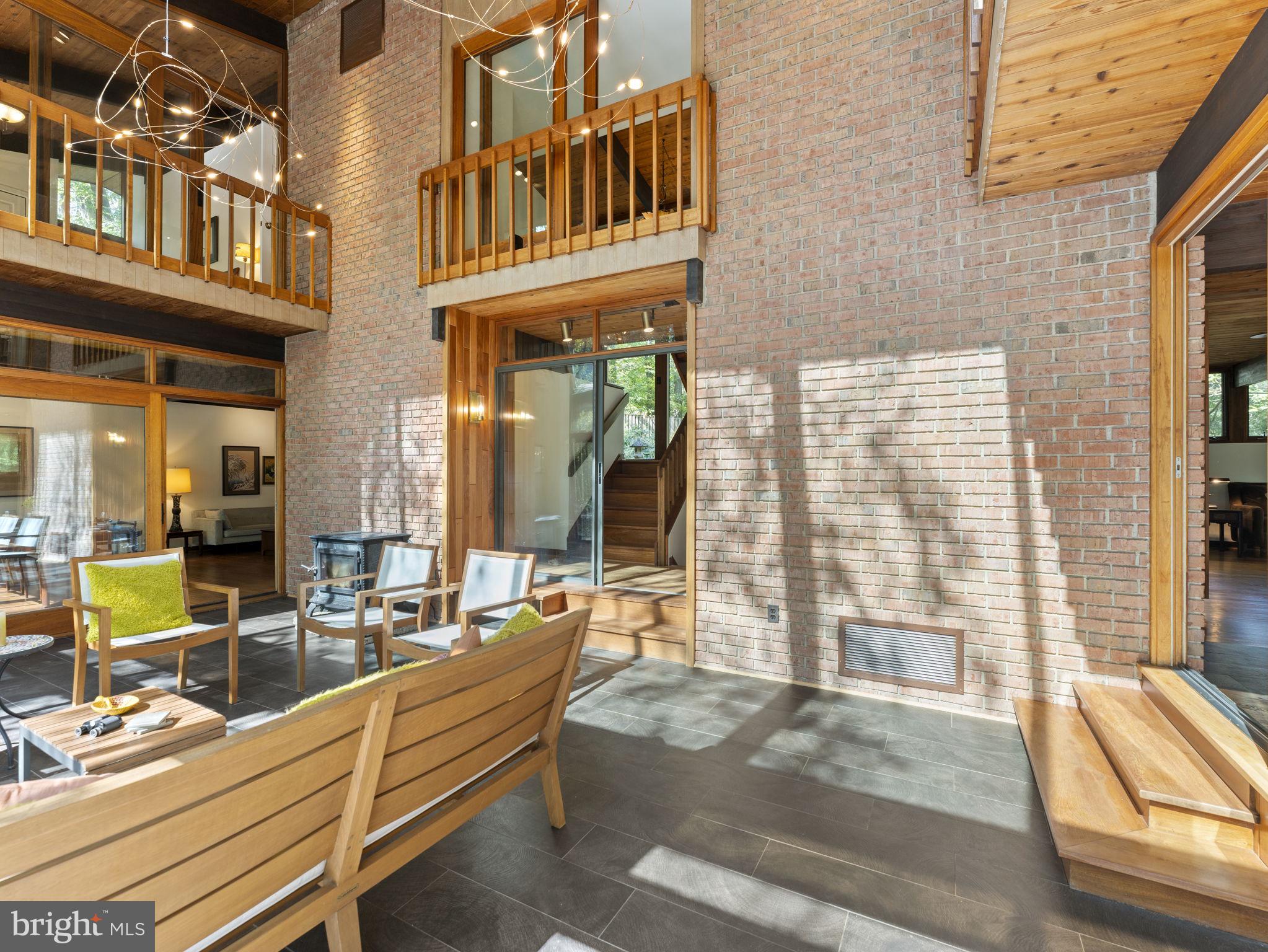 POTOMAC OUTSIDE - Residential