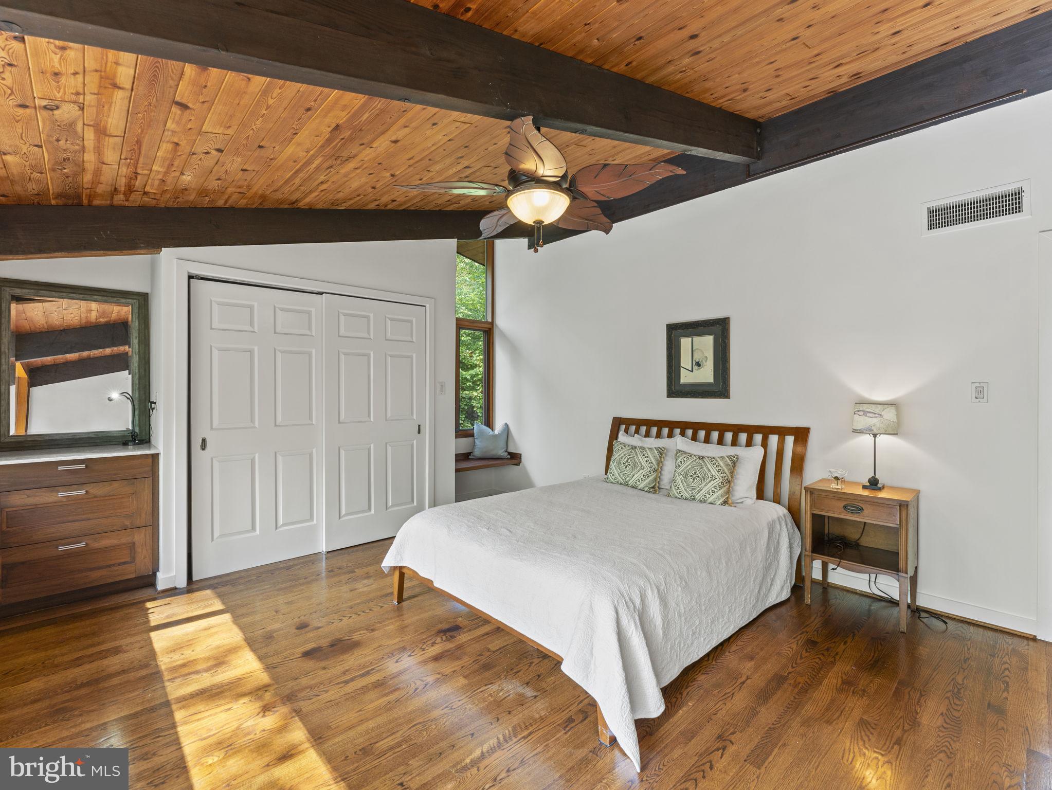 POTOMAC OUTSIDE - Residential