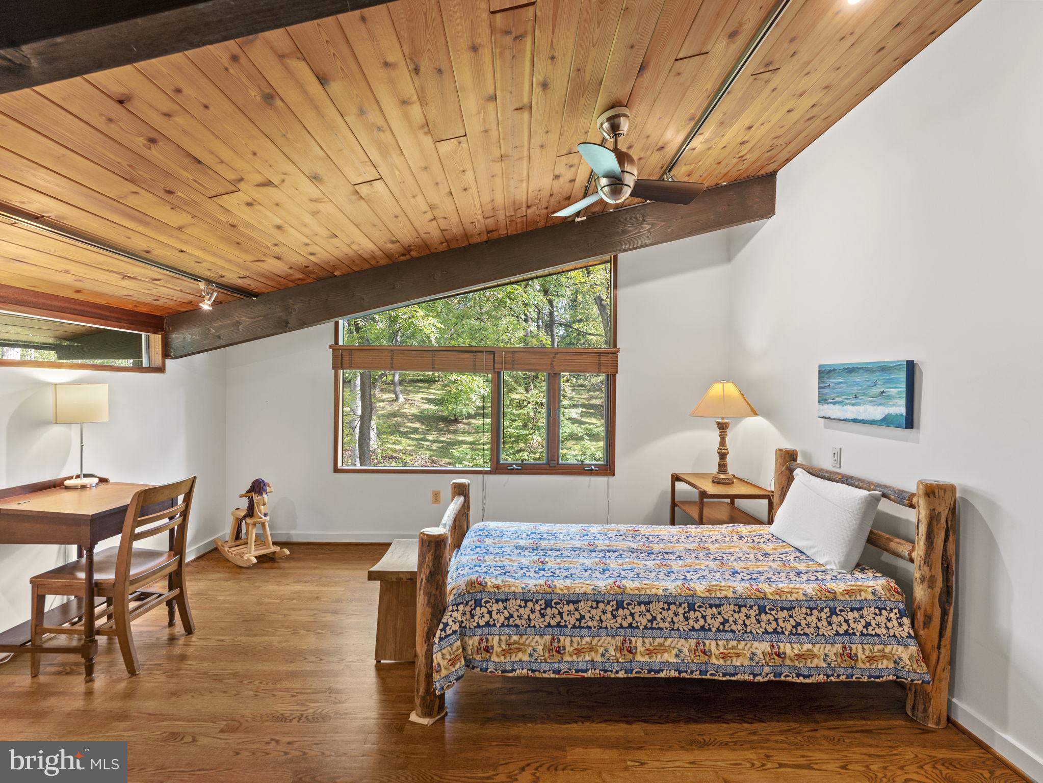 POTOMAC OUTSIDE - Residential