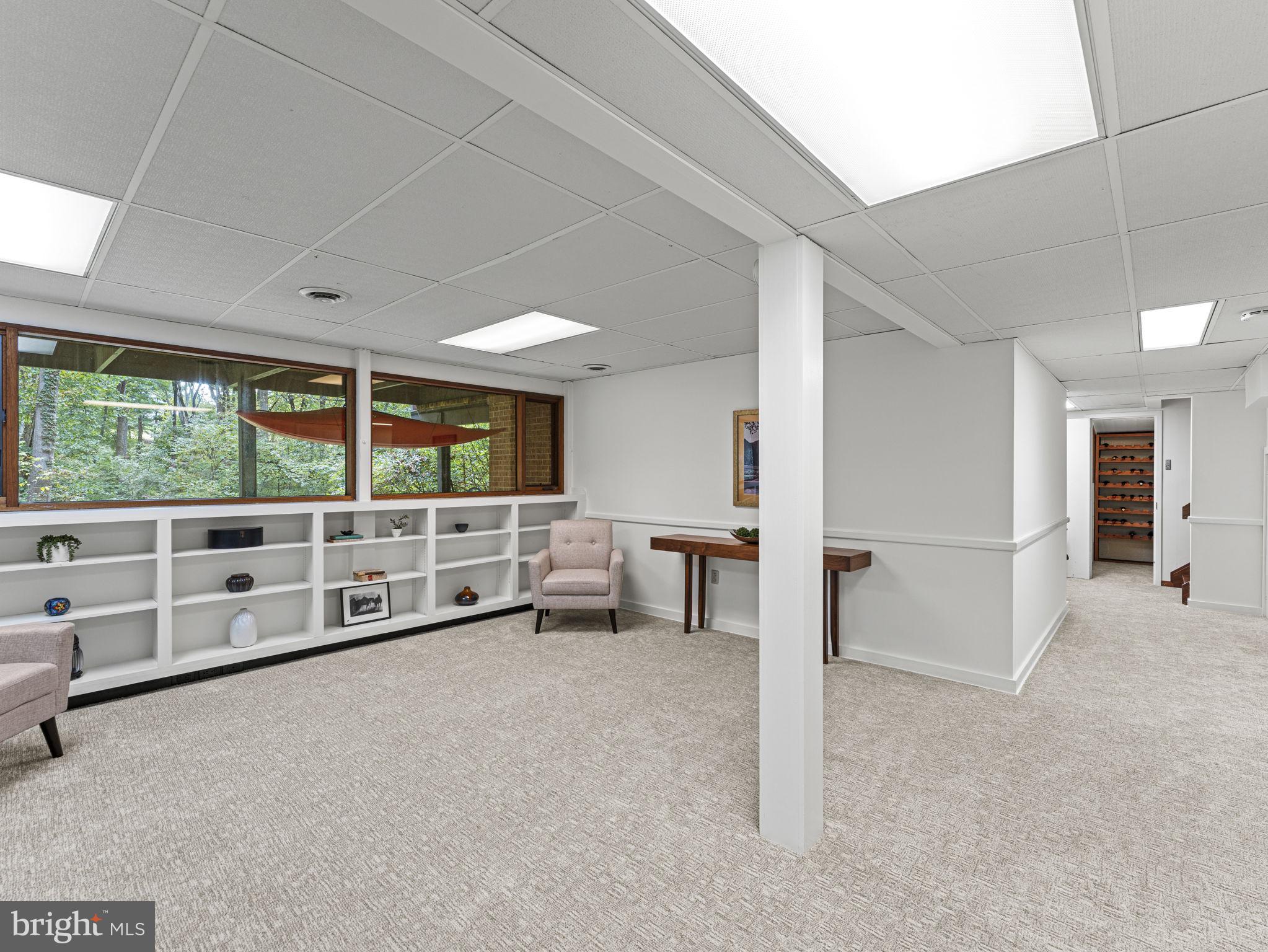 POTOMAC OUTSIDE - Residential