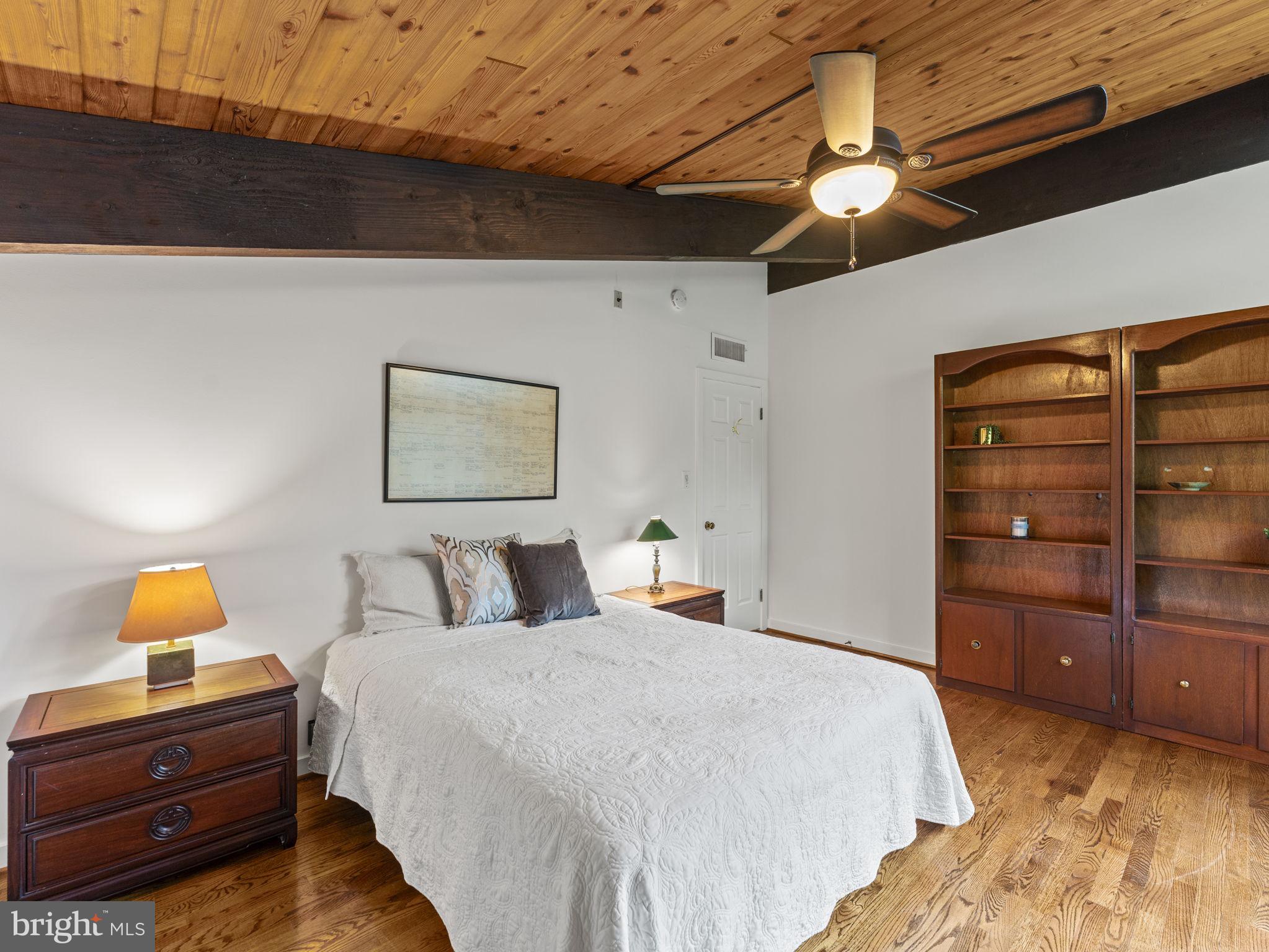 POTOMAC OUTSIDE - Residential