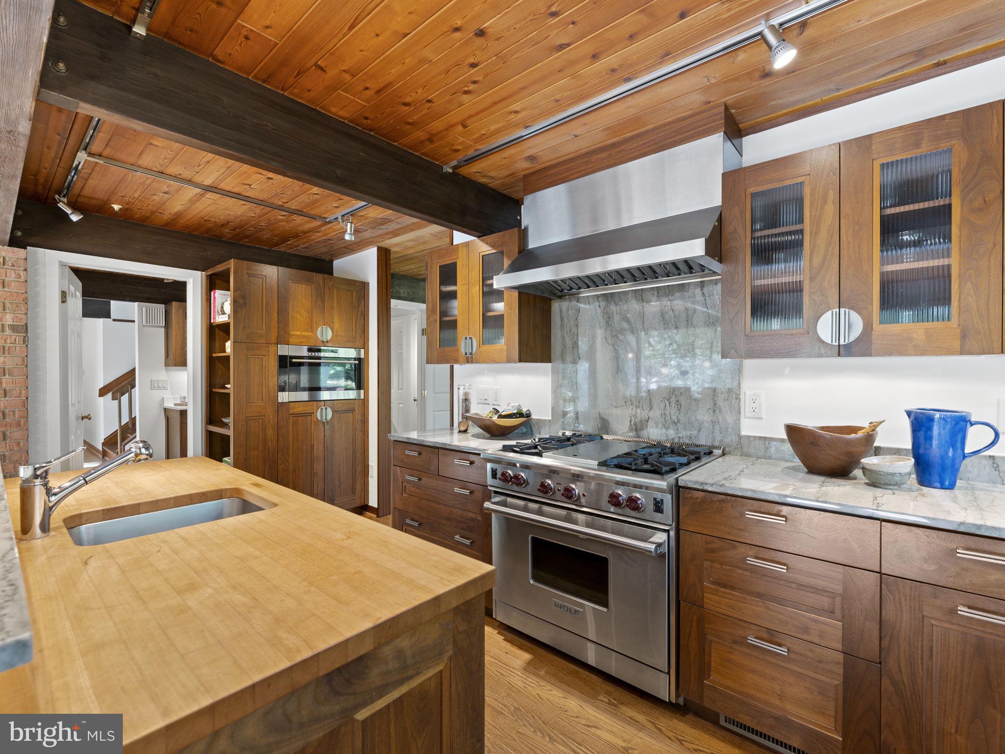 POTOMAC OUTSIDE - Residential