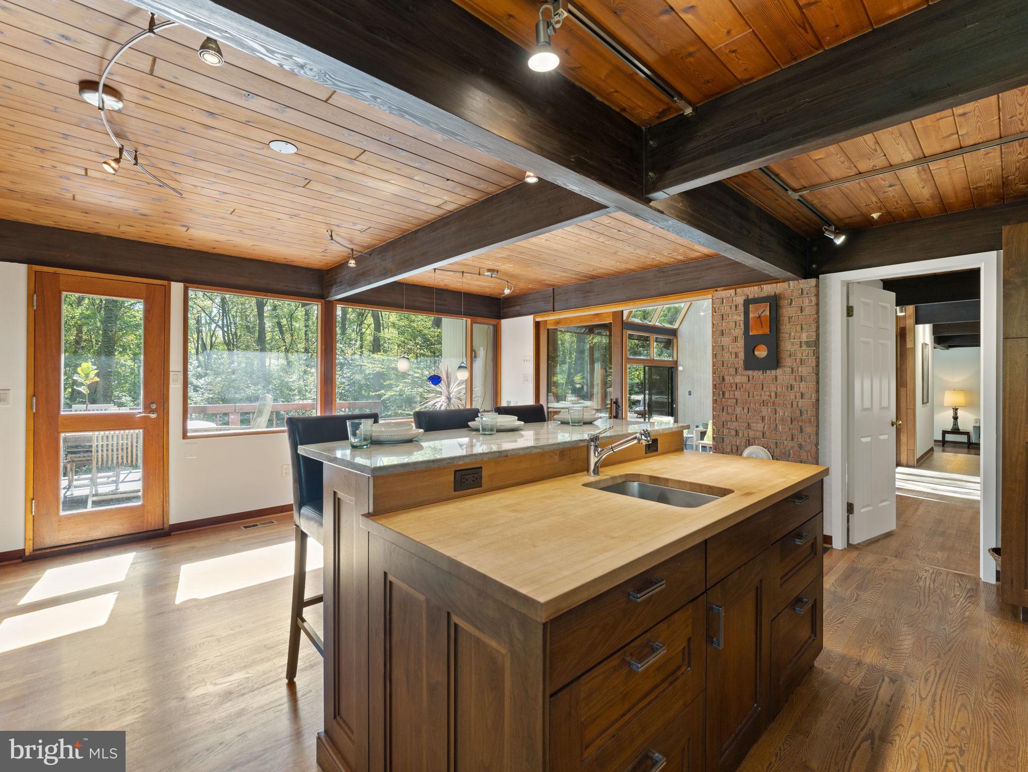 POTOMAC OUTSIDE - Residential