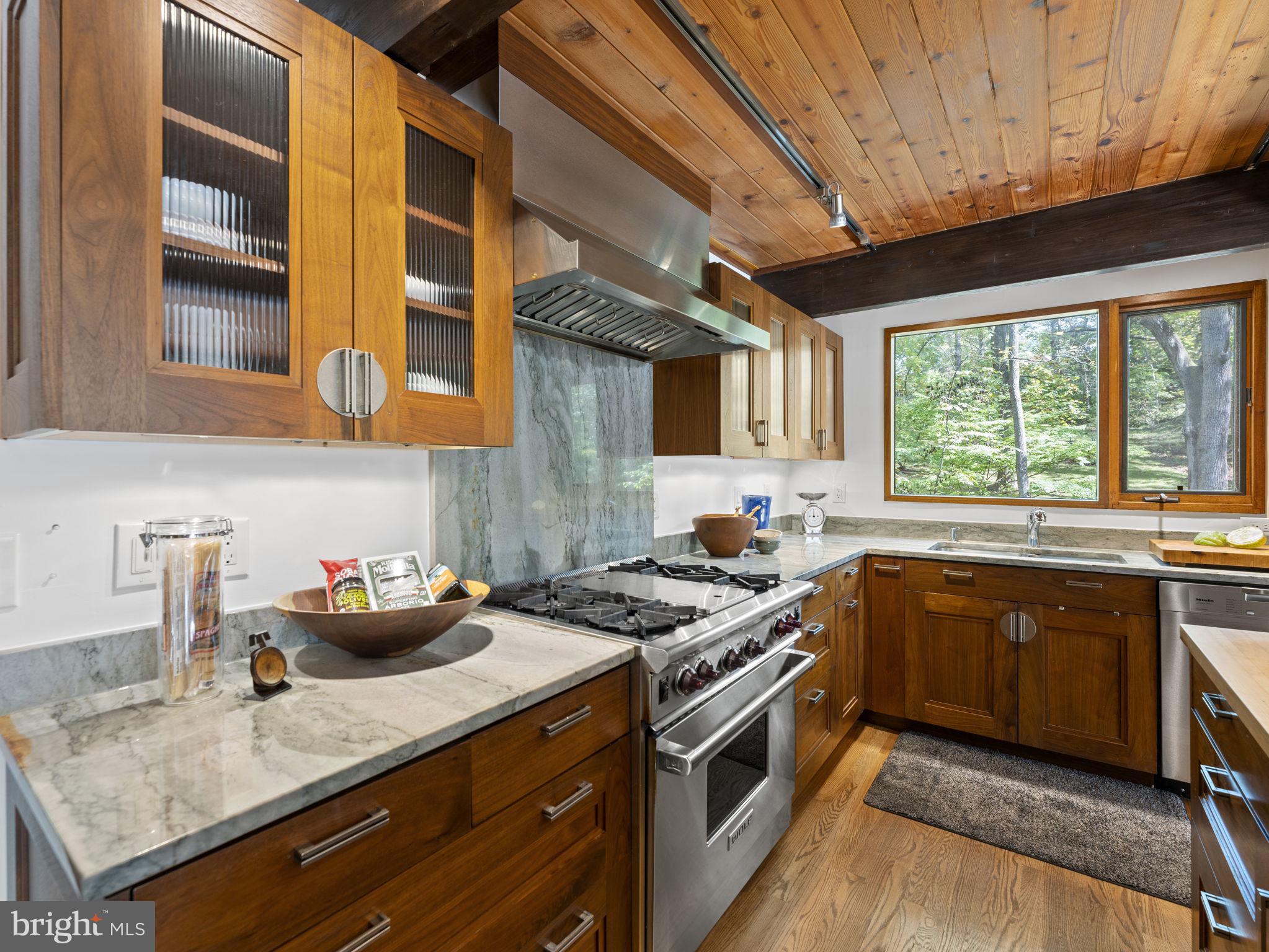 POTOMAC OUTSIDE - Residential