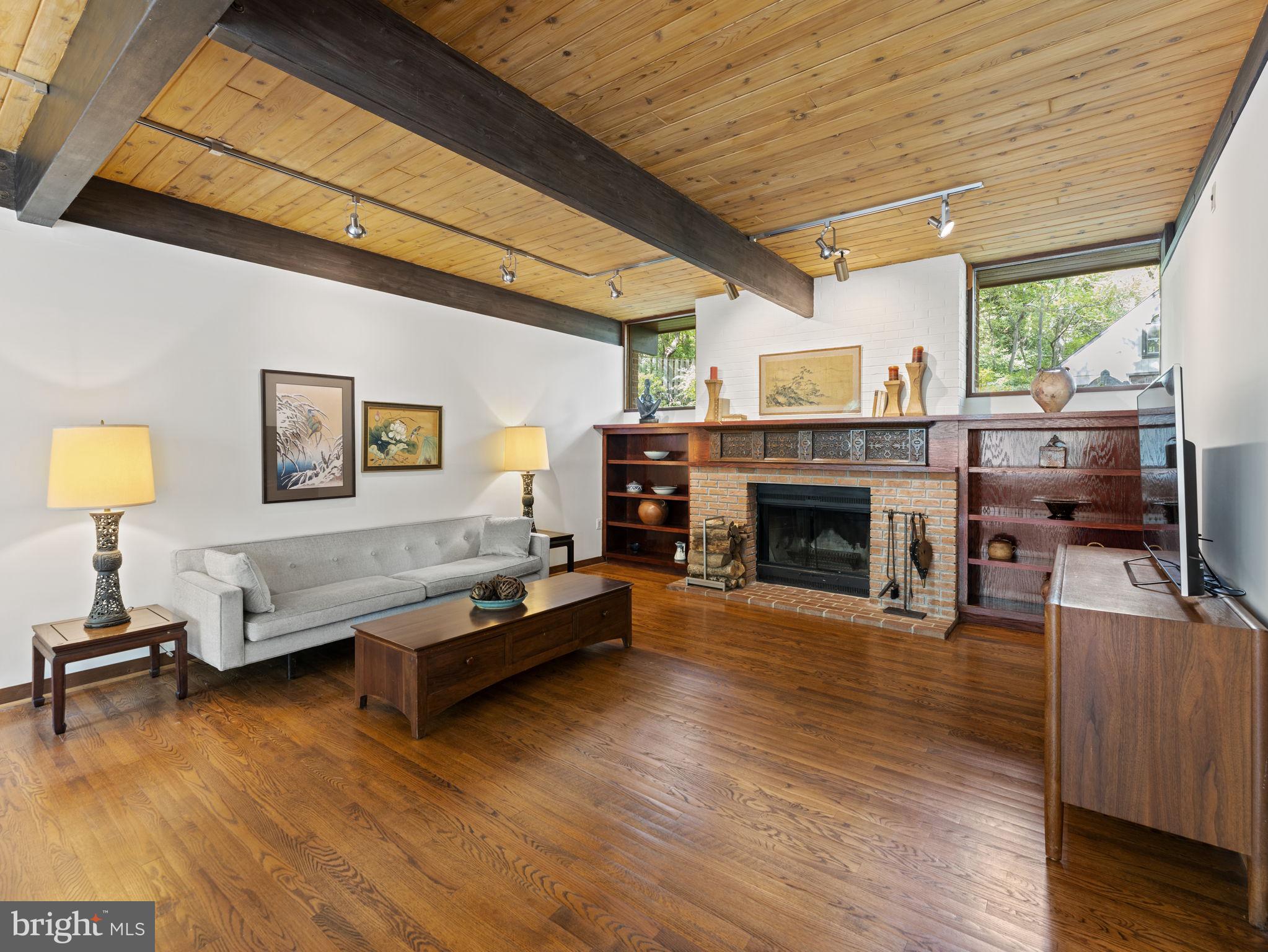 POTOMAC OUTSIDE - Residential