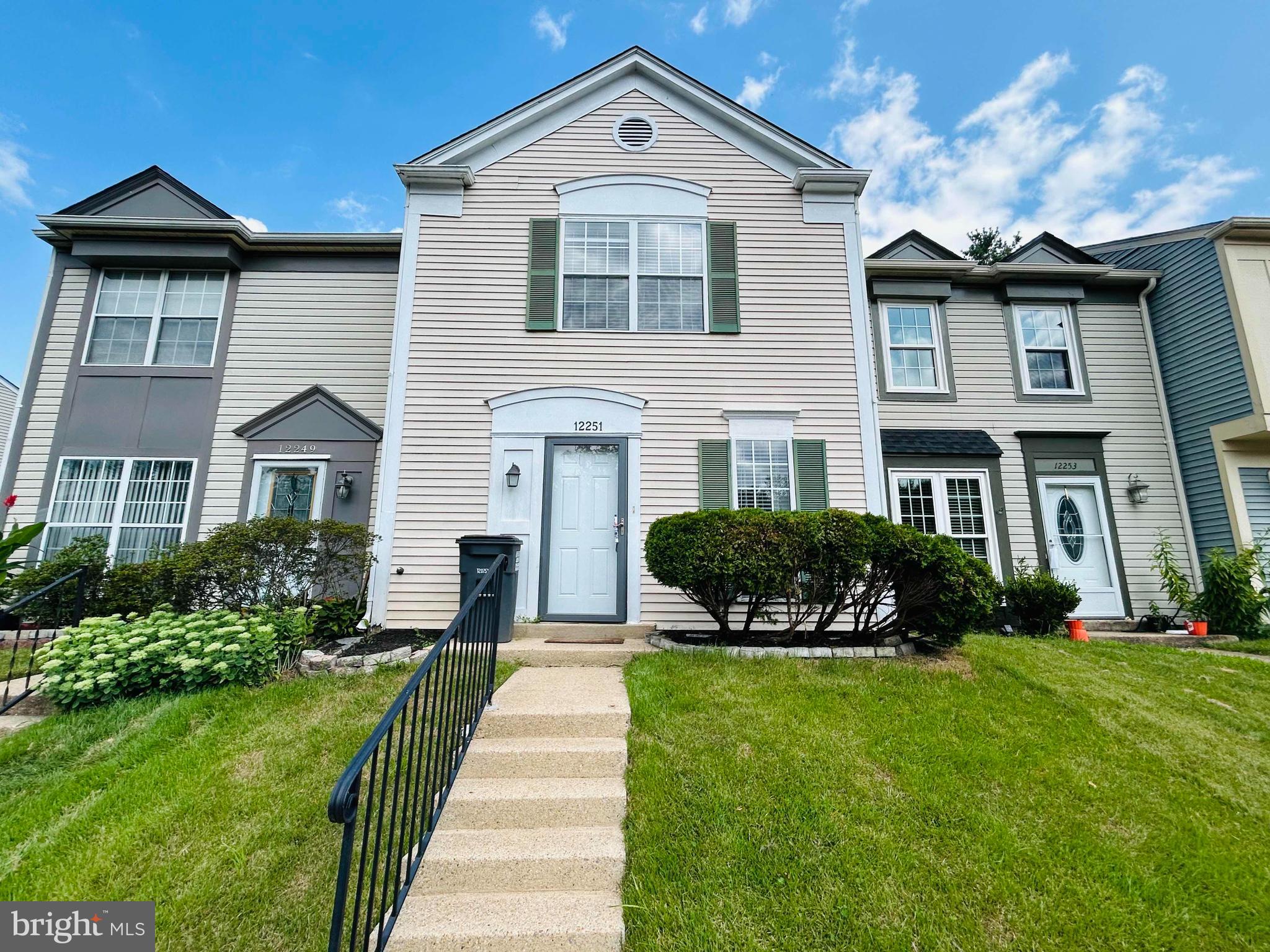 2 lvl 2 bedroom 1.5 bath townhome in Lakeridge. Open floor plan with kitchen overlooking dining room/living room with fireplace. Both bedrooms, loft, and full bath on upper level. Fenced in back yard with a deck. Main floor laundry. TWO reserved parking spaces in front of unit. Pets ok with additional deposit. Apply online today!-------------------------------------------------------------------------------------------------------------------------------------------------Professionally managed. All residents are enrolled in the Resident Benefits Package (RBP) for $49.95/month which includes renters insurance, HVAC air filter delivery (for applicable properties), credit building to help boost your credit score with timely rent payments, $1M Identity Protection, move-in concierge service making utility connection and home service setup a breeze during your move-in, our best-in-class resident rewards program, and much more!