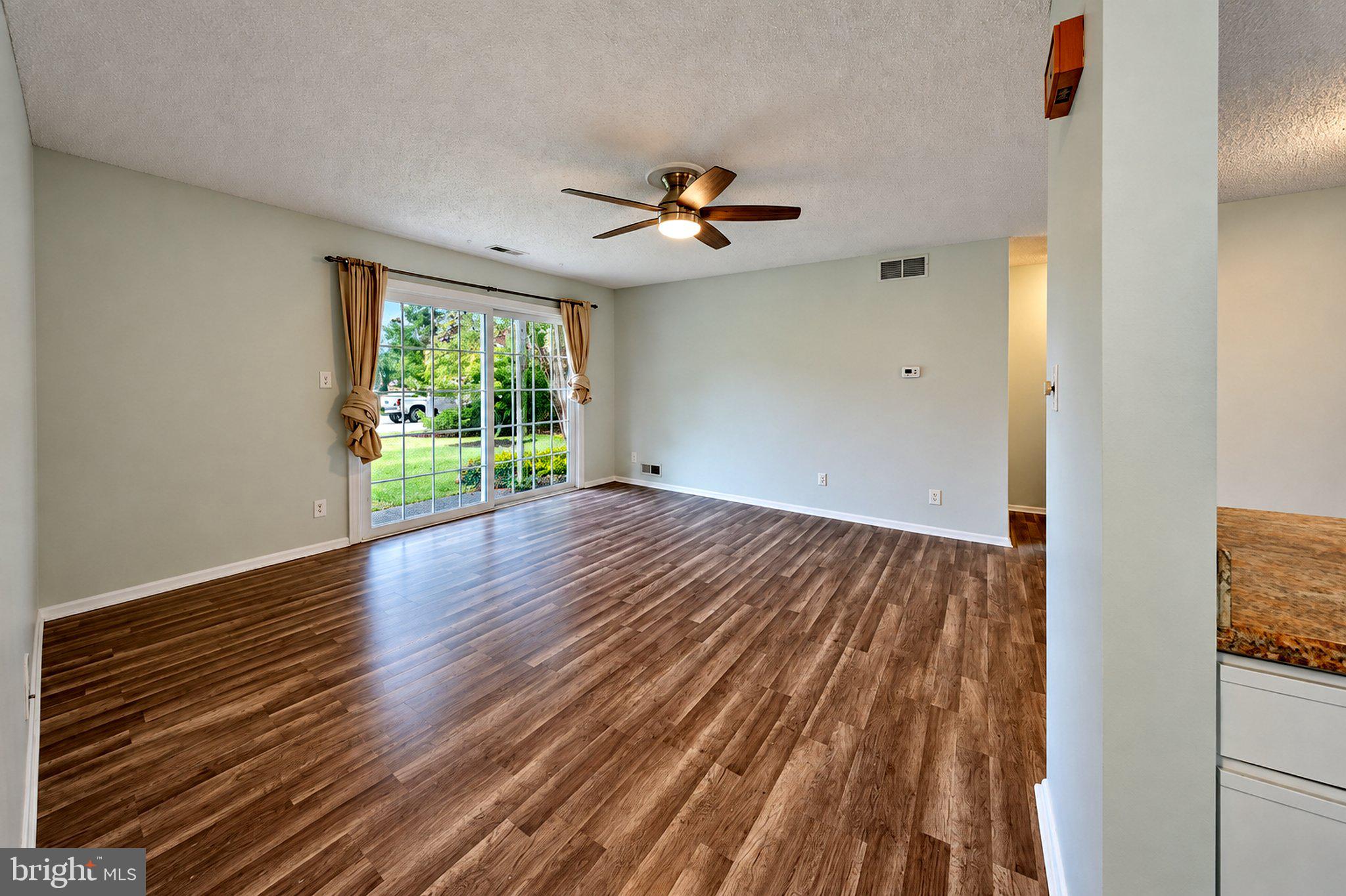 330 WILLOW TURN A